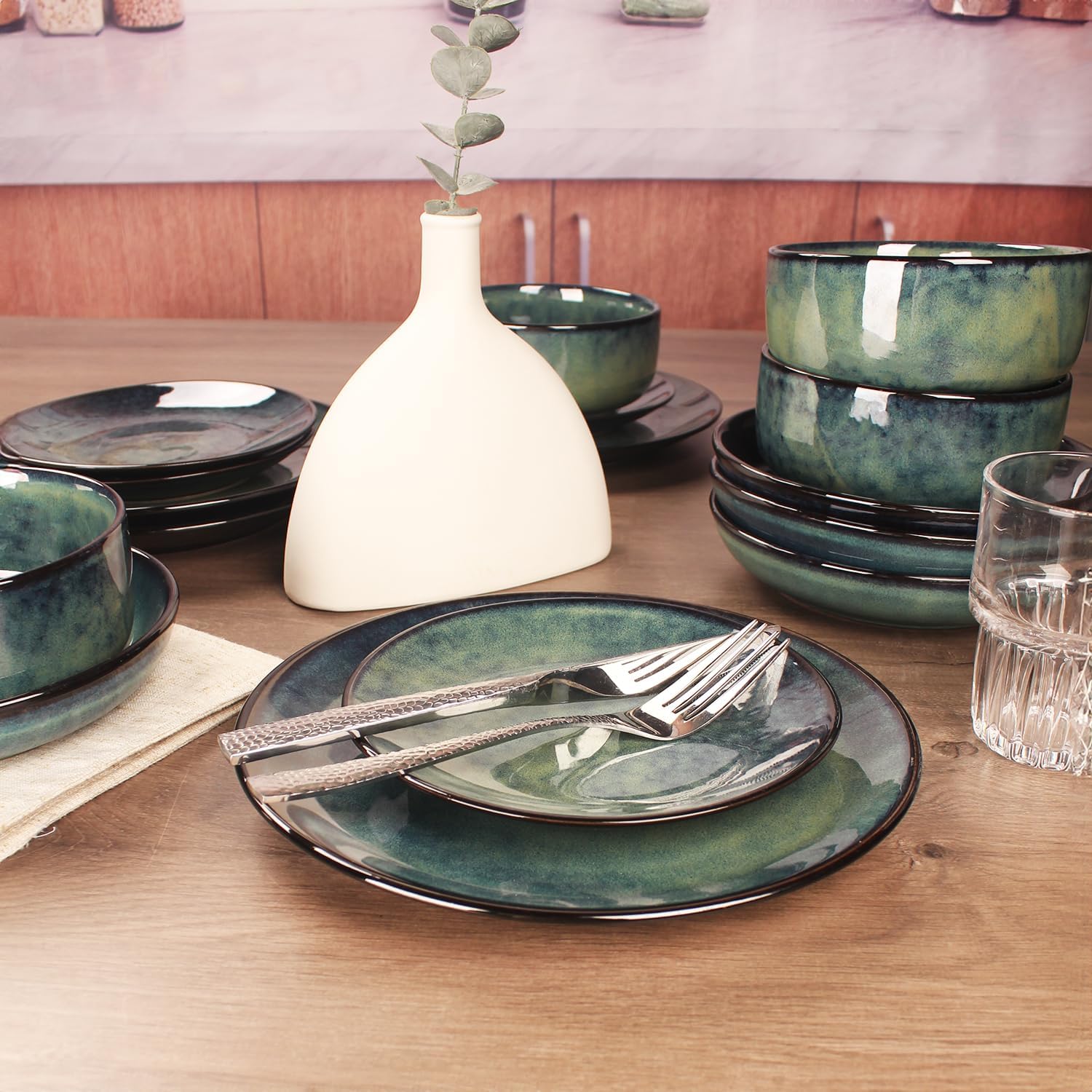 Ceramic Dinnerware (16 pcs) Serve 4 people, Plates and Bowls Sets, Reactive Glaze Dishes Set, Chip Resistant and Scratch Resistant, Dishwasher Microwave Safe, Suitable for dinner, parties - Image 5