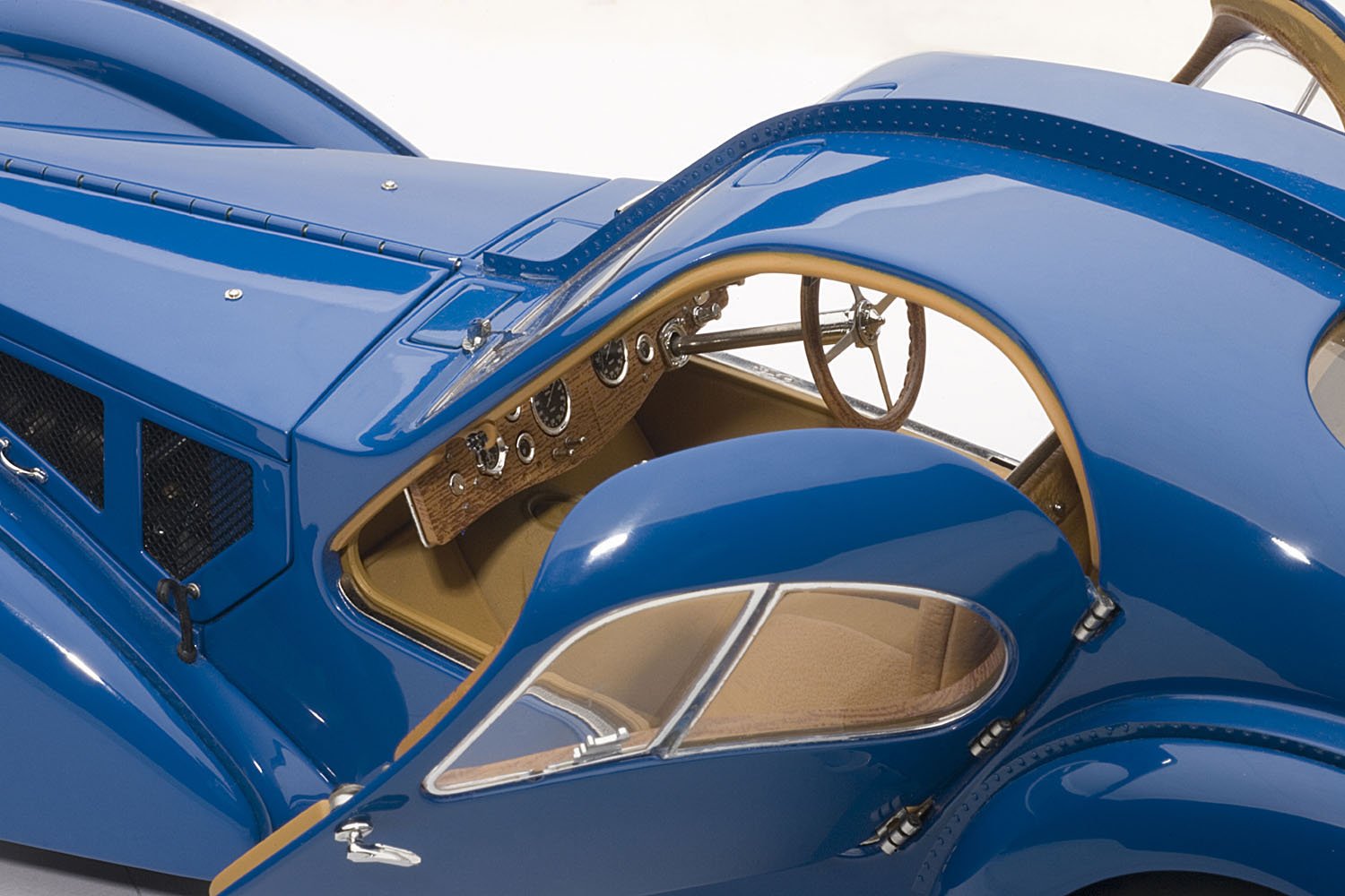 Amazon | AUTOart 1/18 ブガッティ タイプ57SC アトランティック