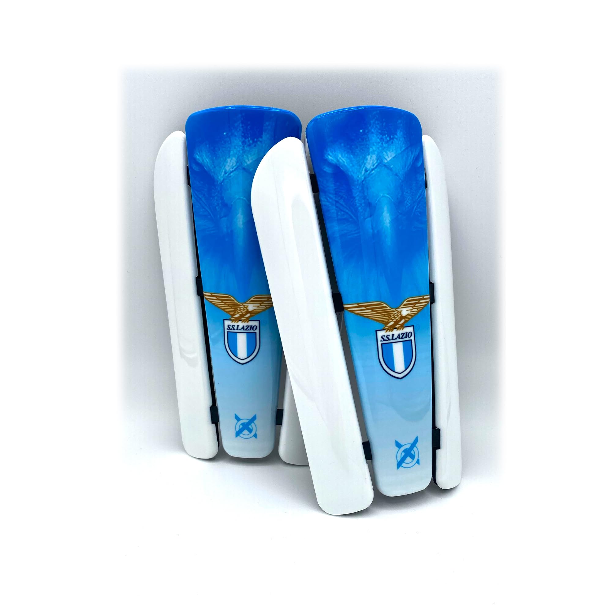 Parastinchi Da Calcio Giovani Adulti ad alta resistenza agli urti Made in Italy Protezione Completa. Comprese fasce di sostegno. Modello Lazio Aquila Bianca