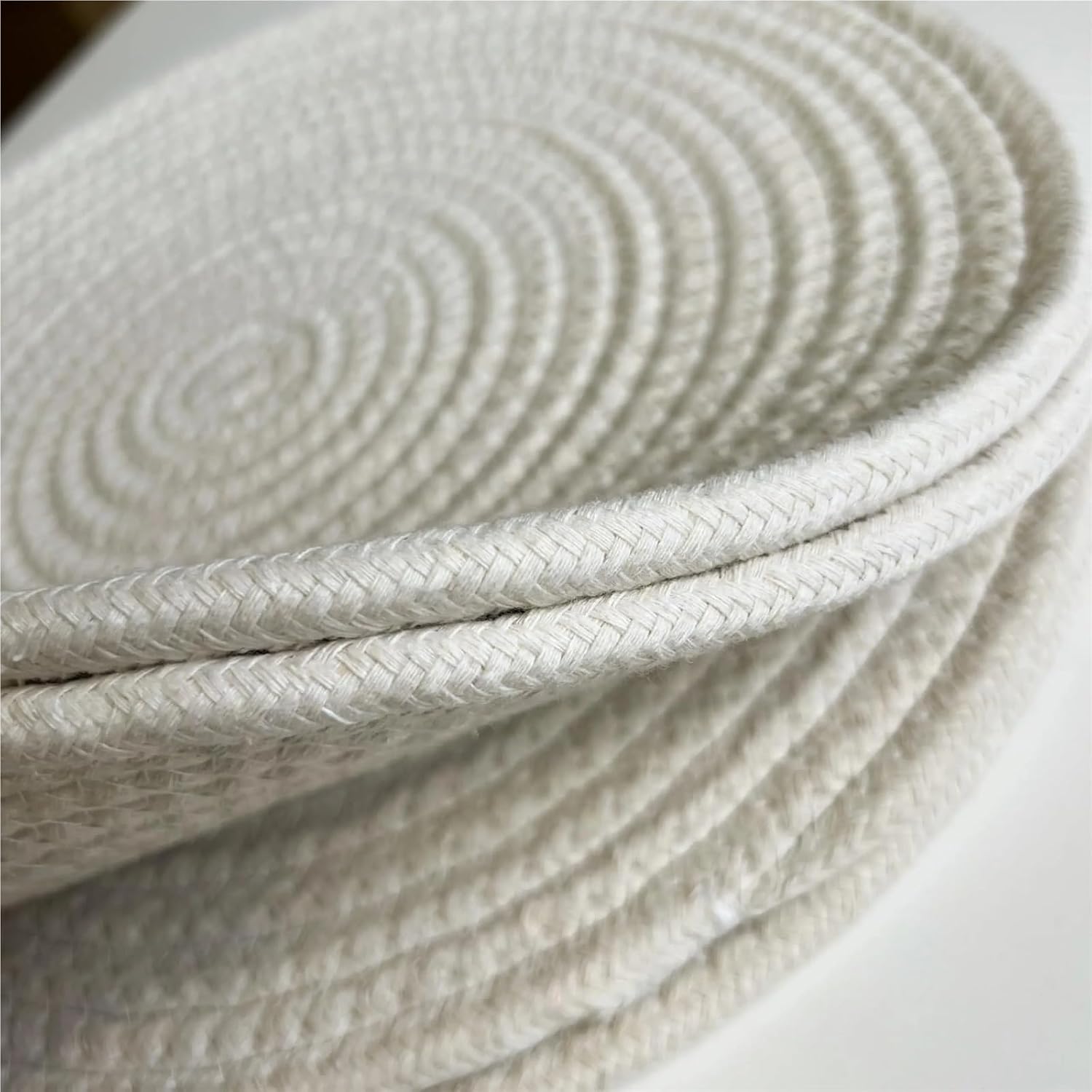 Round Placemats Washable Thick Cotton Absorbent Round Table Mats for Kitchen Dining Table Set of 4 Round Woven Fabric Place Mats(DEEP Blue,30cm)