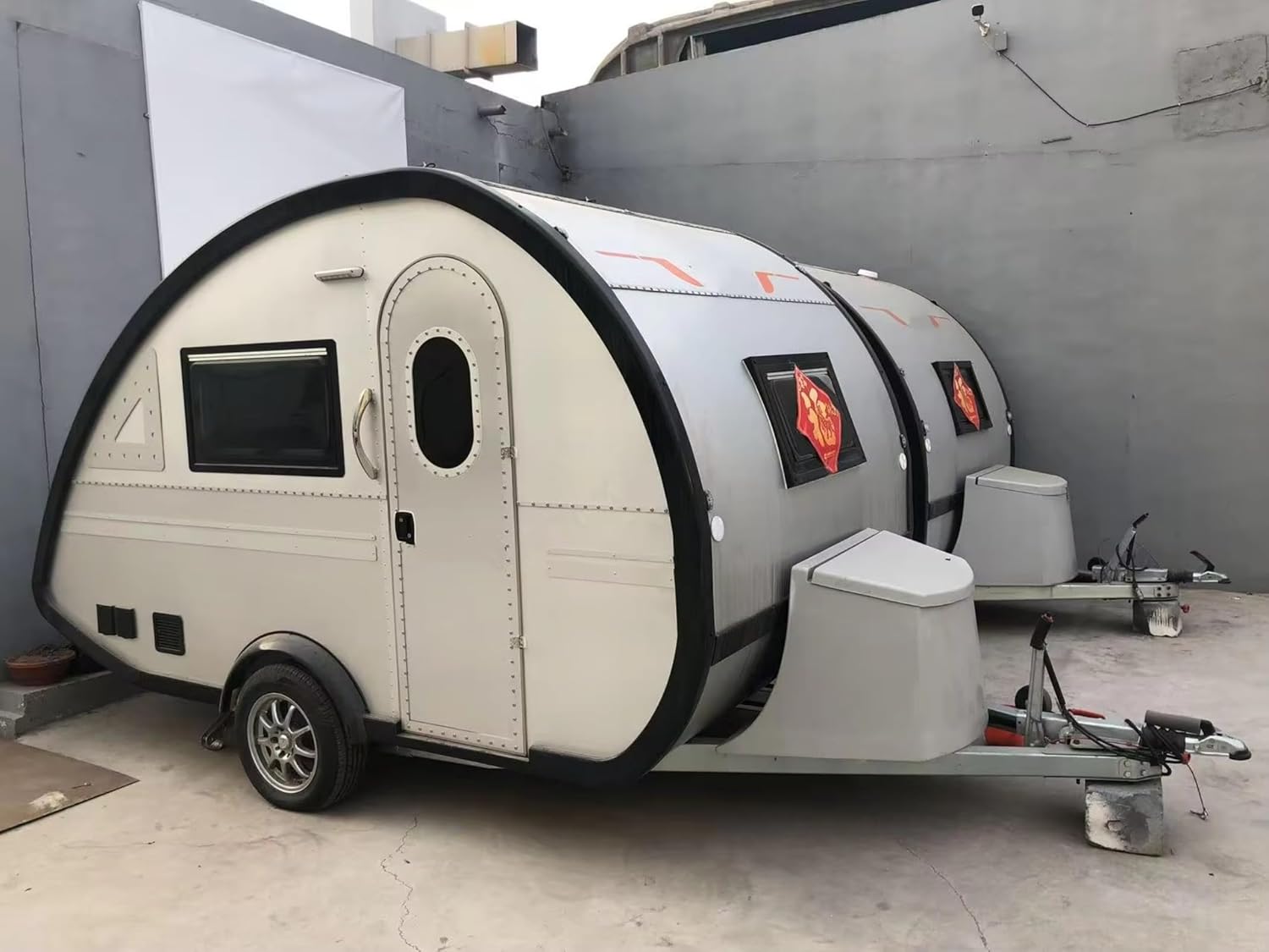 Camper Trailer for Sale, Fully Equipped with Sleeping Space for Camping, Suitable for Outdoor Adventures and Family Travel