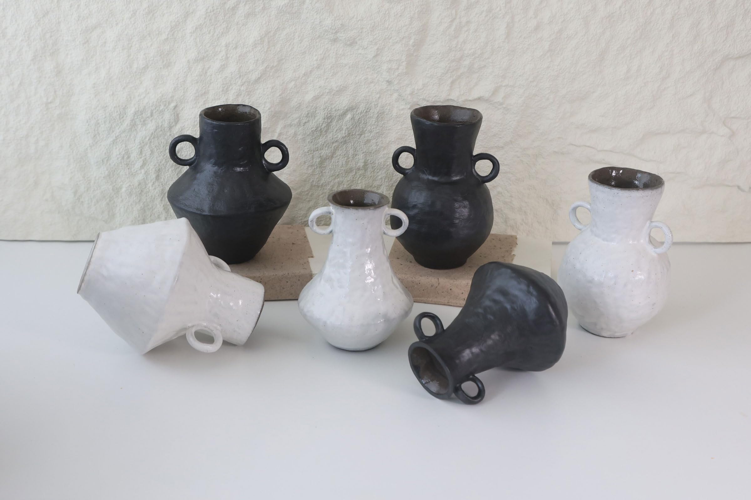 Jarrón rústico pequeño de cerámica, jarrón negro hecho a mano, decoración de cerámica Wabi Sabi para cocina, dormitorio, oficina, sala de estar, baño, mesa de centro de mesa