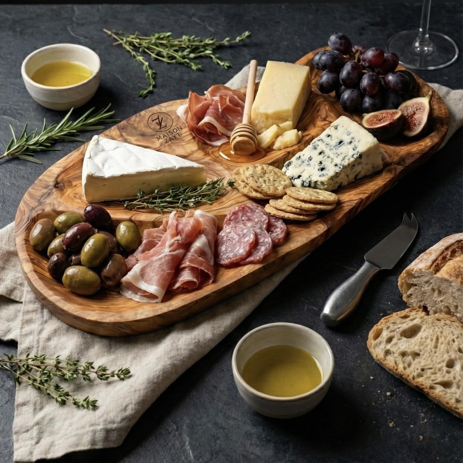 Plateau Apéritif Bois d'Olivier Forme Organique - Planche Live Edge Charcuterie Fromage Tapas - Pièce Unique Fait Main - Idée Cadeau Cuisine Original