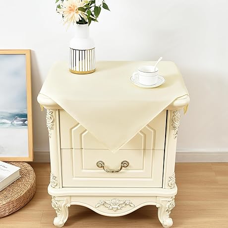 Small-Sized Fabric Tablecloth: A Versatile Square Cover for Chic Table Decoration