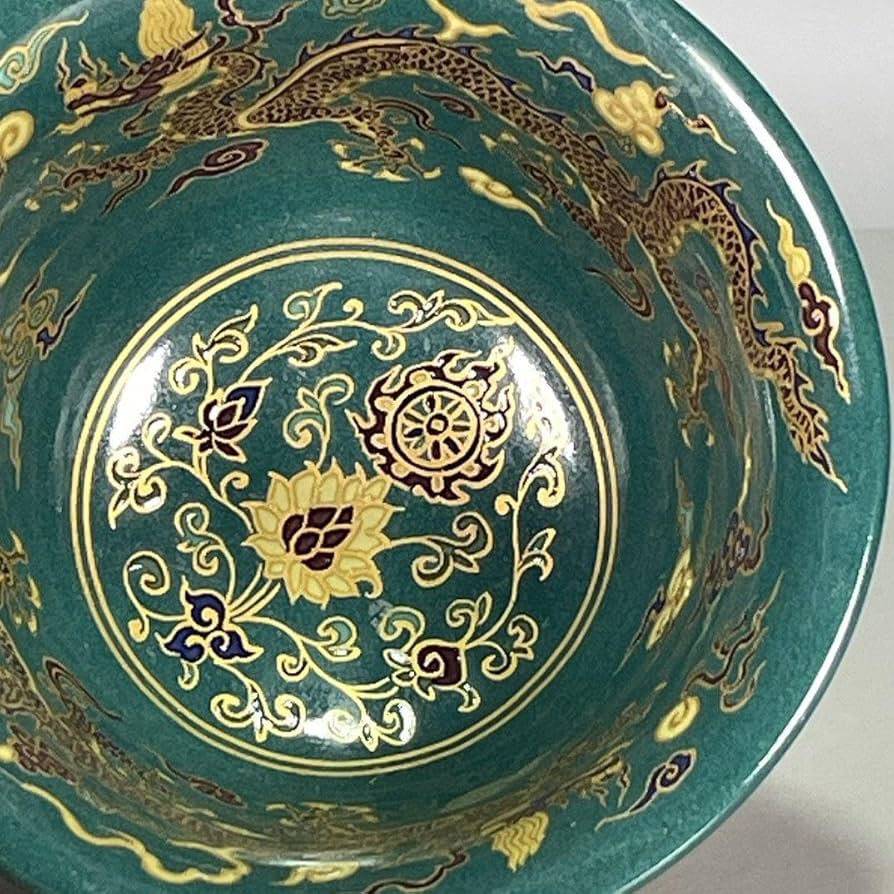 黄釉の龍紋の茶杯 湯呑み 茶器 現代工芸品 美術品 装飾品 置物 黄釉の龍紋の茶杯 湯呑み 茶器 現代工芸品 美術品 装飾品