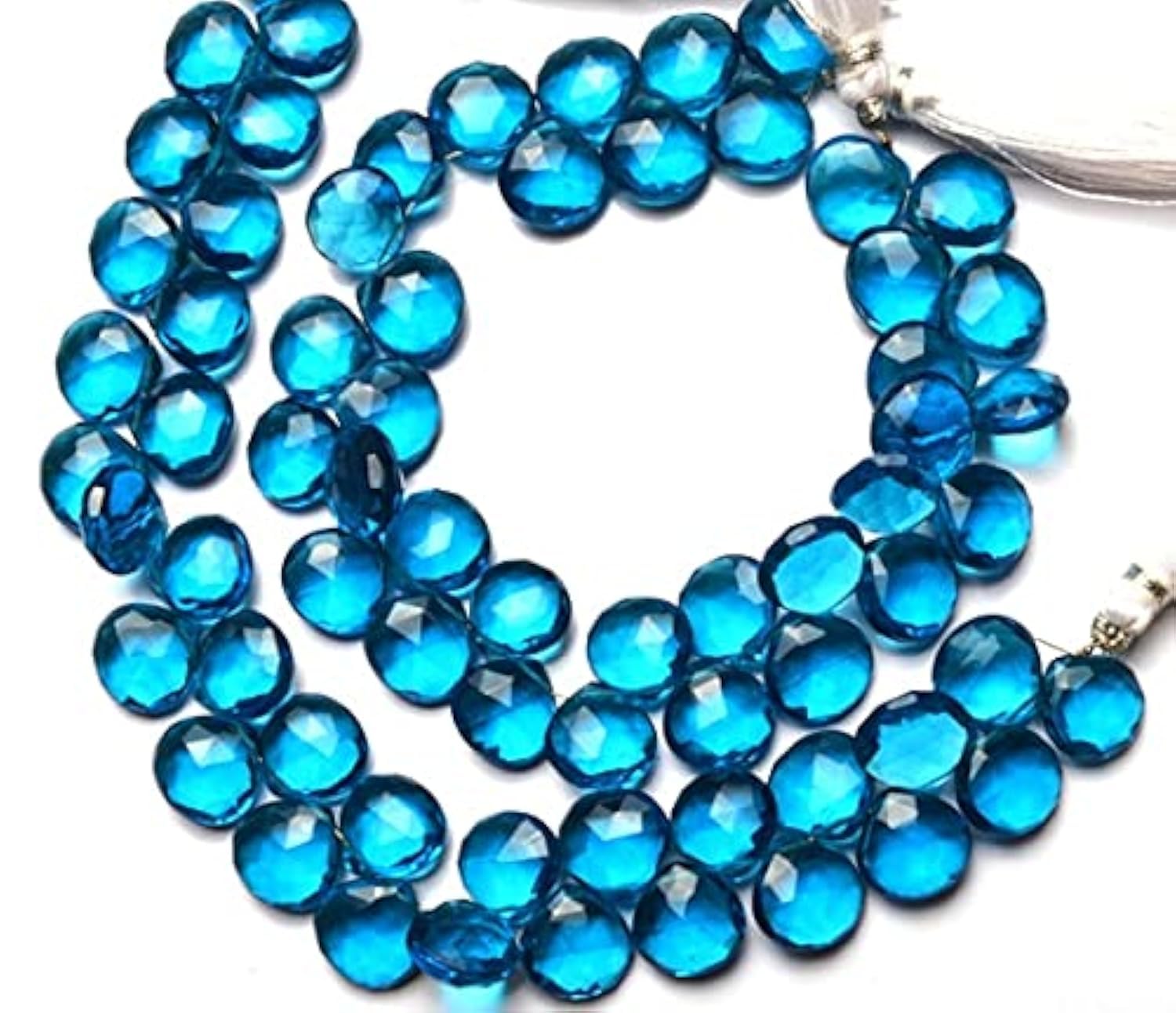 Perles en cœur bleu néon hydro quartz pour sublimer vos tenues d'été