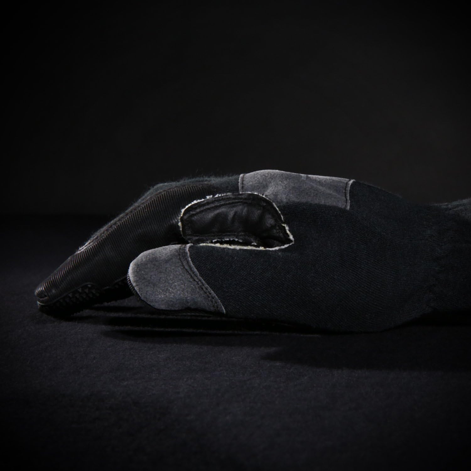 Ironclad HEATWORX HEAVY DUTY; Heat Resistant Gloves, Silicone-Palm, Rated up to 600°F (315 °C) Kevlar-Liner and Shell, (1 Pair), Black
