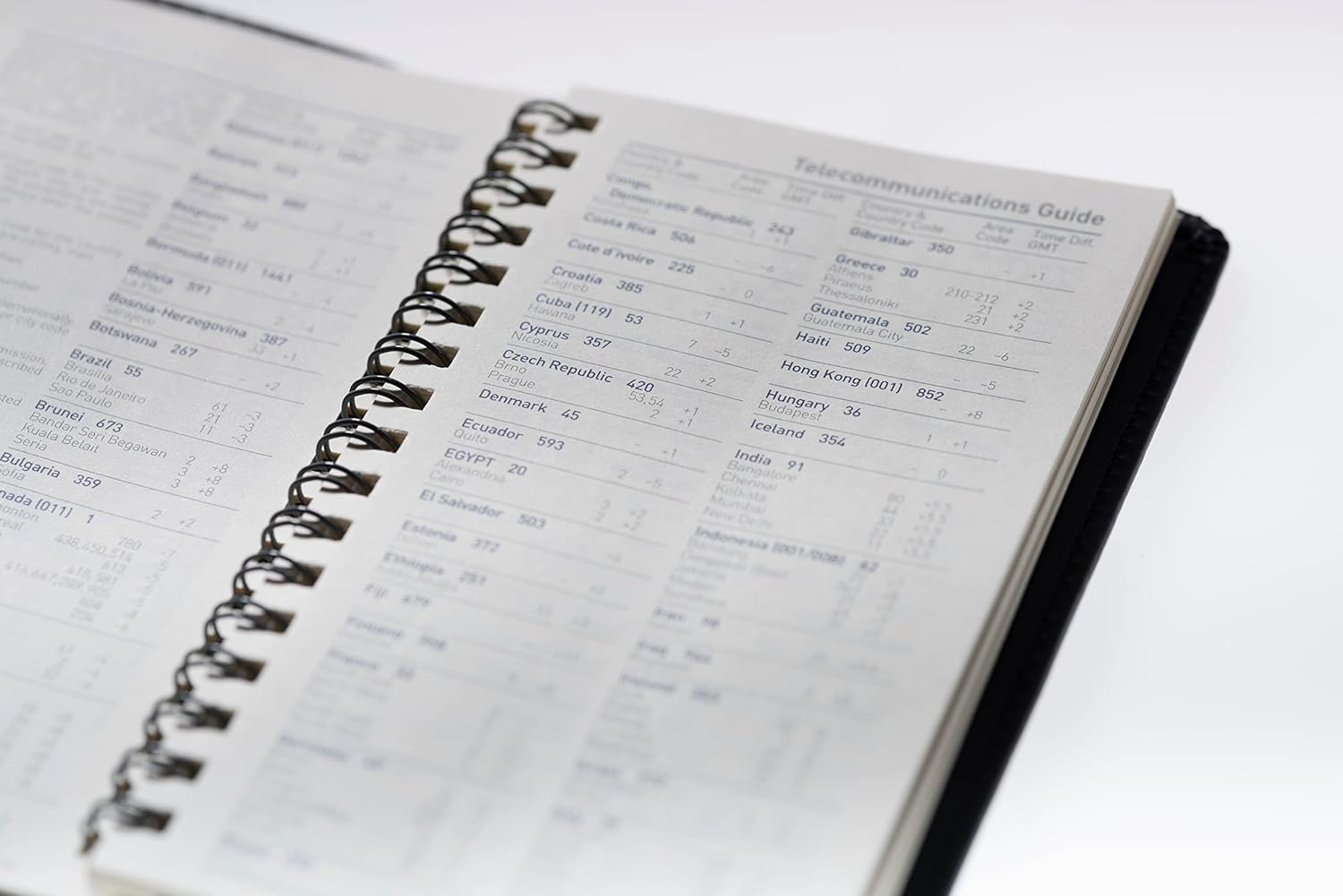 Collins Elite Academic 2023-24 Pocket Week to View Mid Year Diary Planner School, College or University Term Journal - July 2023 to July 2024 - Black - 1165VM.99-2324