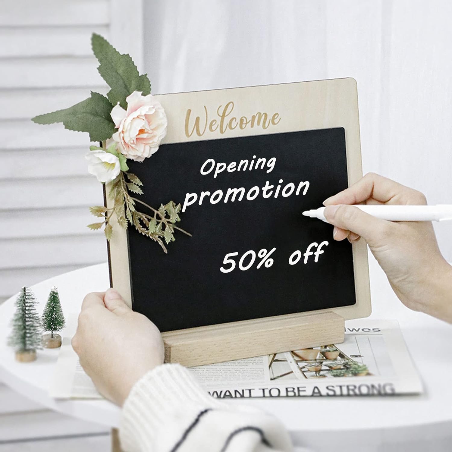 Chalkboard Welcome Signs Erasable Tabletop Acrylic Small Blackboard Decorated with Artificial Flowers,for Wedding, Cafe,Bar and Party Event