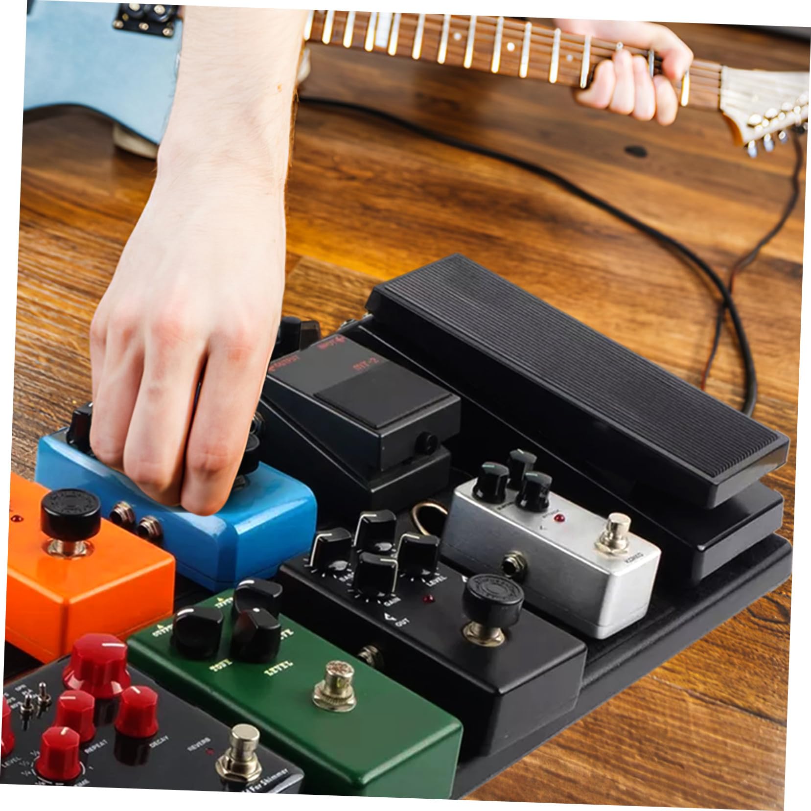 SHINEOFI Effektboard für Gitarre mit Ständer Kompaktem Design für Transport und Flexiblem Pedal-halterungssystem um Kabelsalat zu Vermeiden