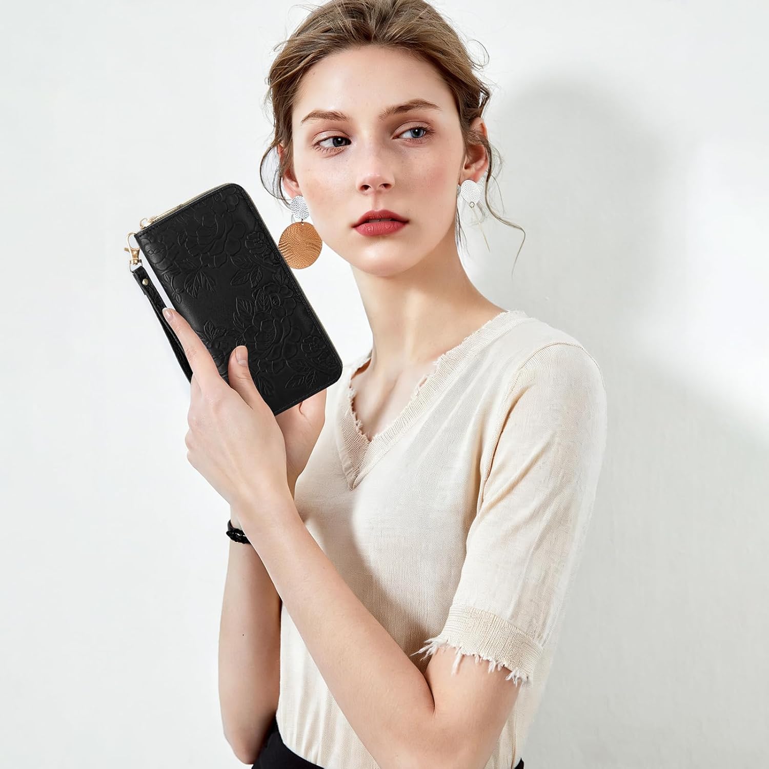 Wallet Women Clutch Leather Wristlet Wallet Fashion Embossed RFID Blocking Credit Card Holder with Strap - Image 2