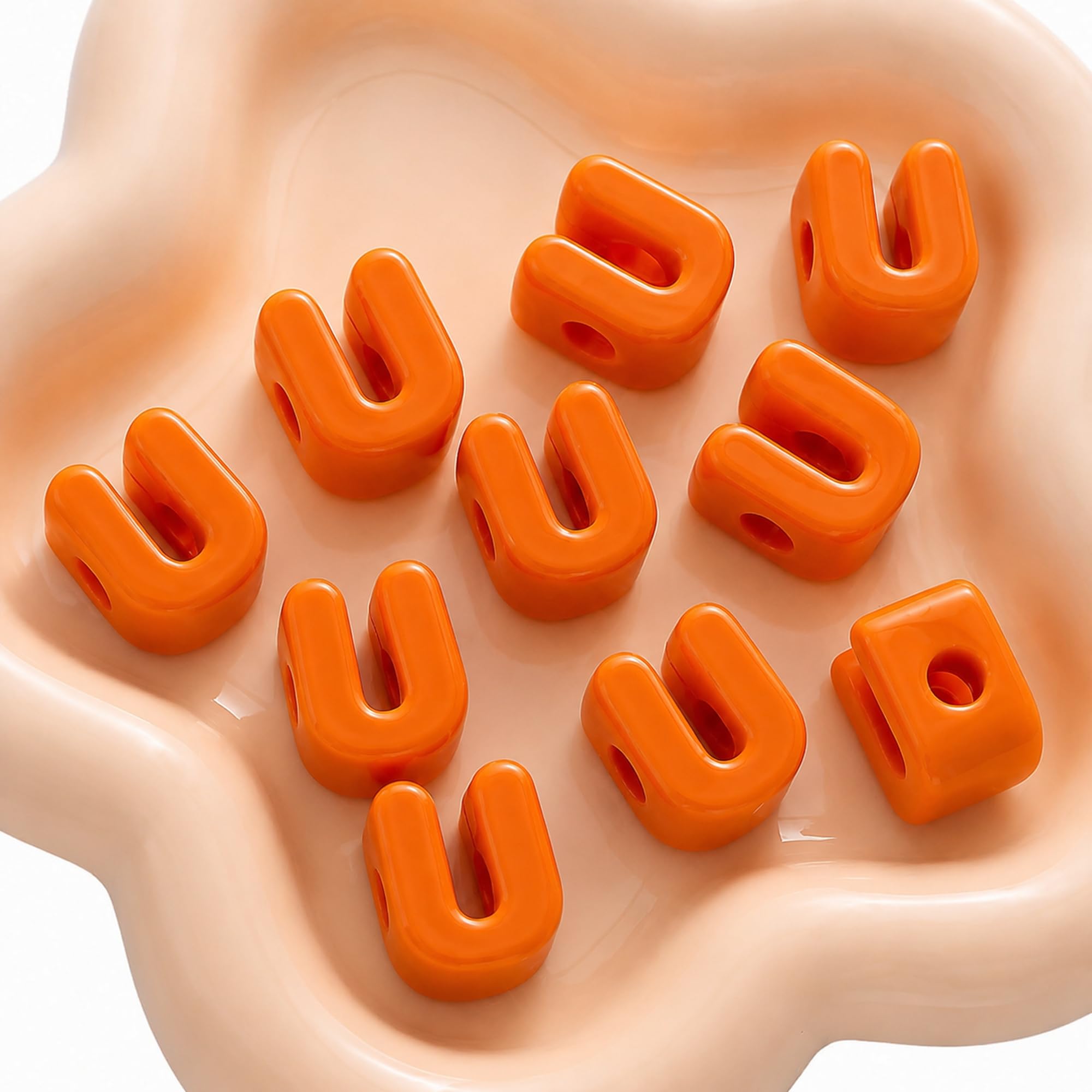 Letter Beads, 10pcs Alphabet Beads, Large Acrylic Letter Beads with 6mm Holes for Bracelet Making, Jewellery, Keyrings and Craft Projects (Orange, Letter U)