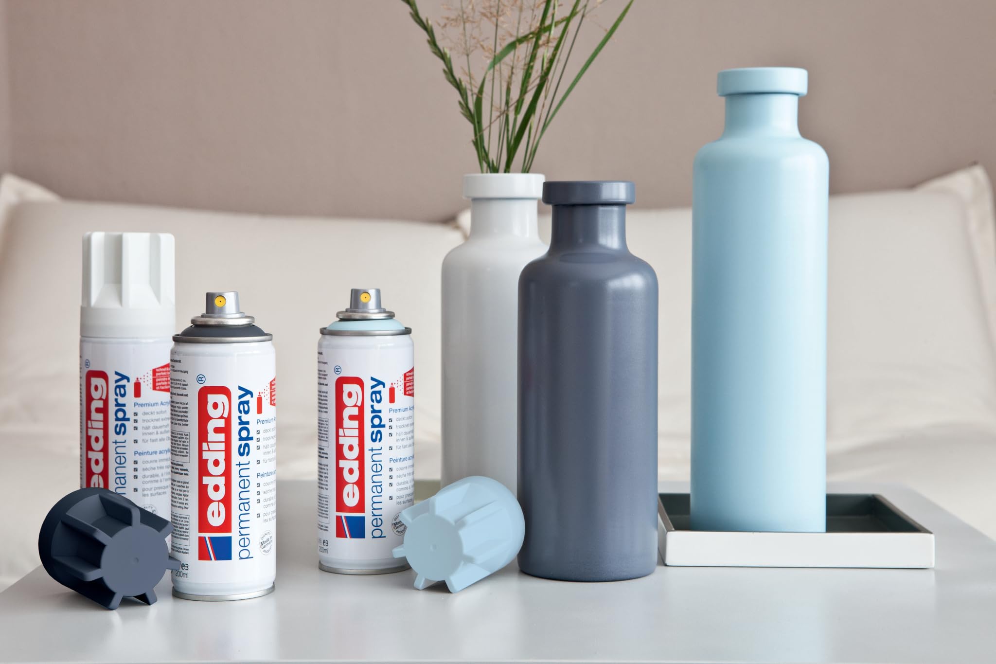Sprühdosen Set Edding 18 Knaller Farben Premium Spray - matt - Sprühlack für Dekor-Arbeiten + Ersatzsprühköpfe - trocknet sehr schnell, hält dauerhaft