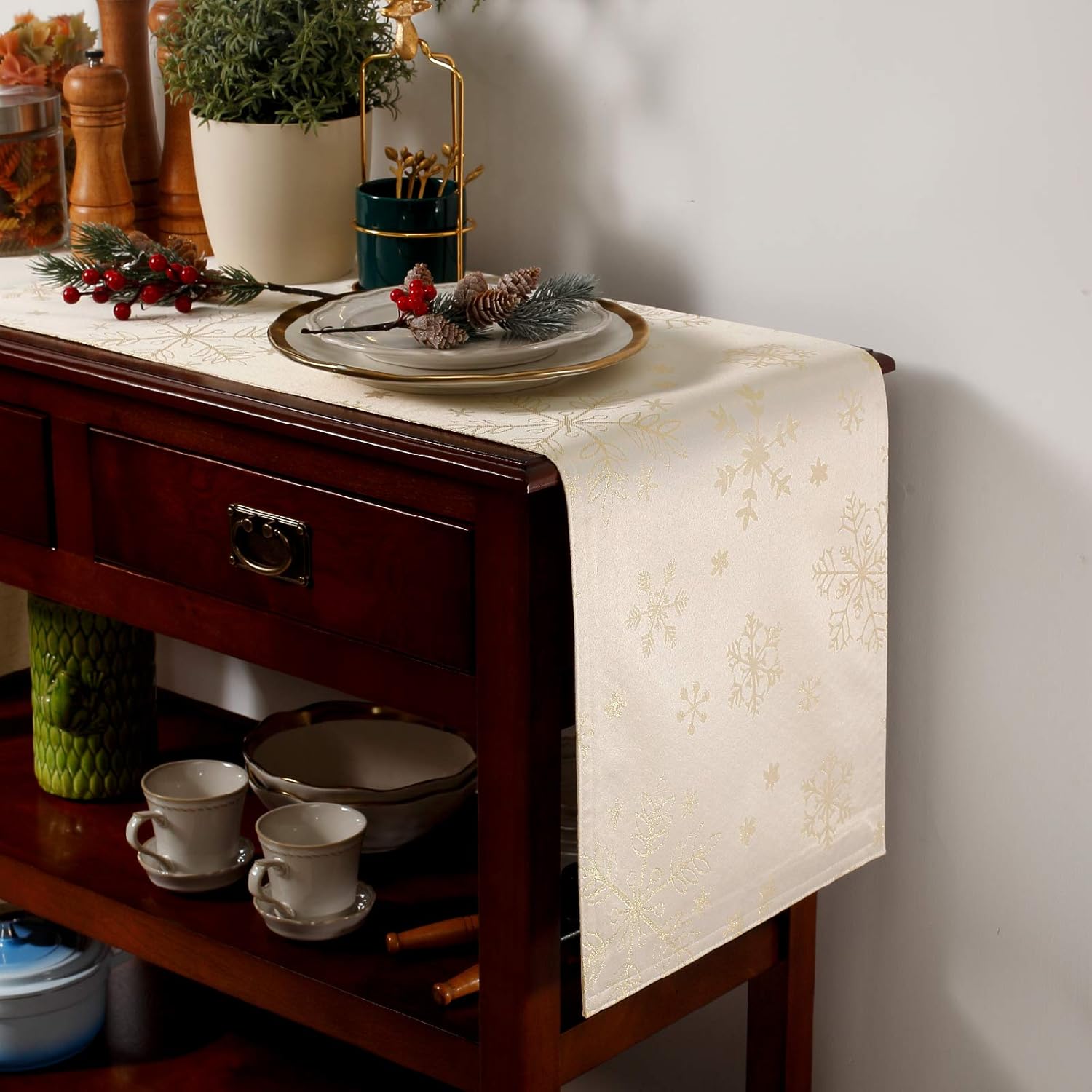 HARORBAY White Table Runner 13 x 108 Inch,Gold Dresser Scarf for Dining Room Kitchen Party Winter Holiday, Cream Snowflake Embroidery Pattern Table Runner for Coffee Table (Crystal Serie)