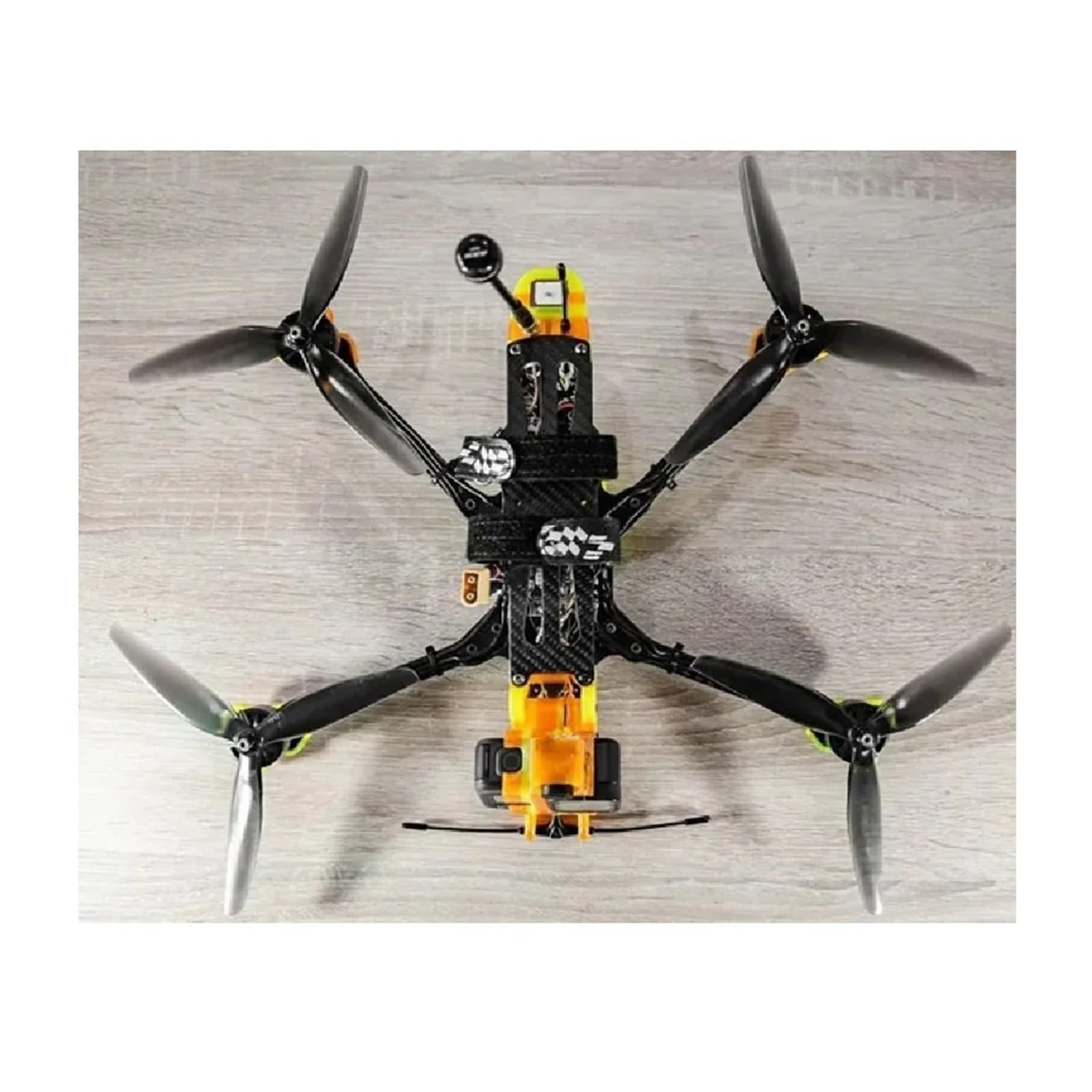 7040 7 x 4 x 3 Tri-Blade śmigło 7 cali PC do drona FPV 2/4/6 par (7 x 4 x 3 – 4 Pari)
