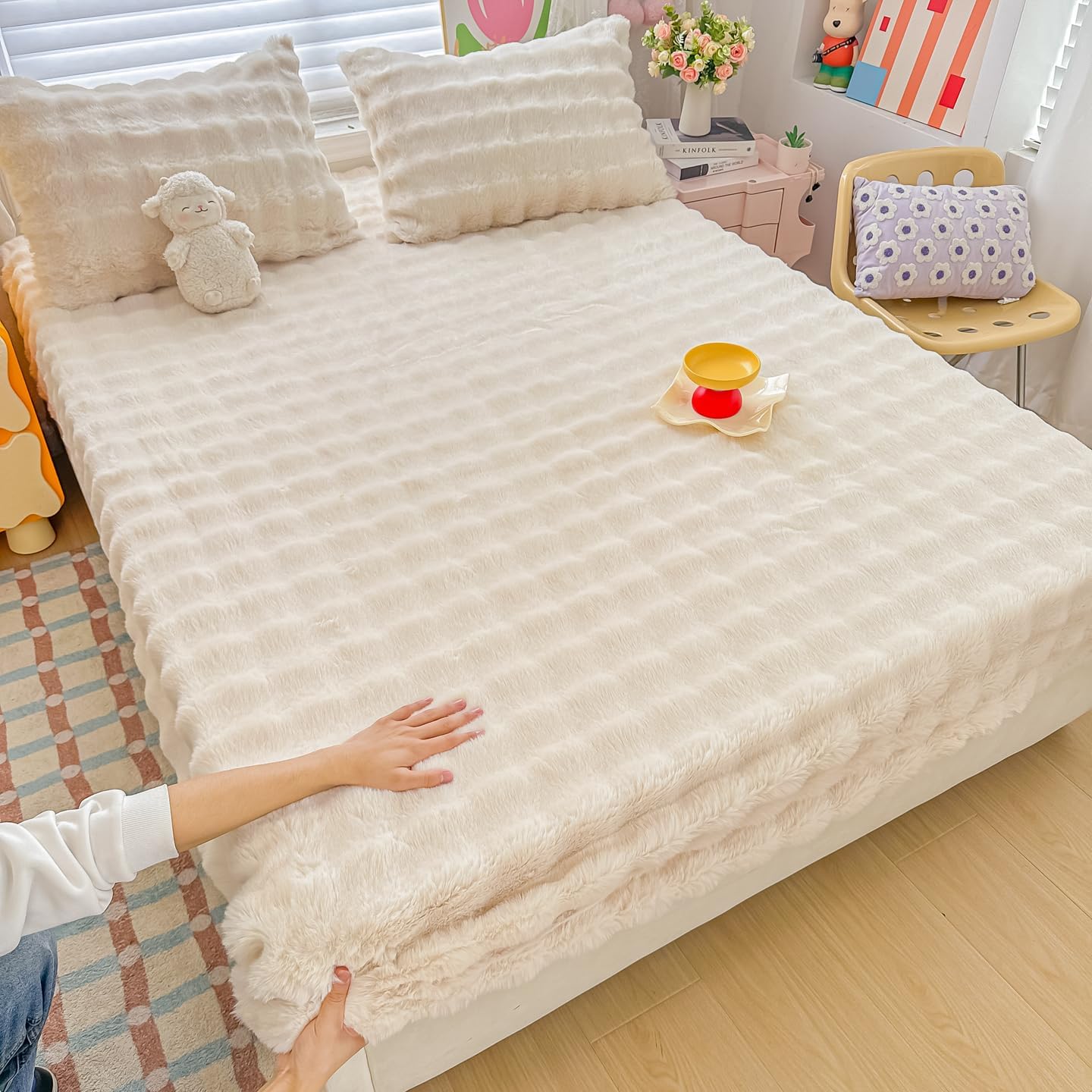 Kid Rabbit Plush White Full 3 PC Bread Grid Sheet Set with Extra Soft Plush Velvet Flannel Fluffy Fuzzy (Fitted Sheet x 1, Pillowcase x 2)