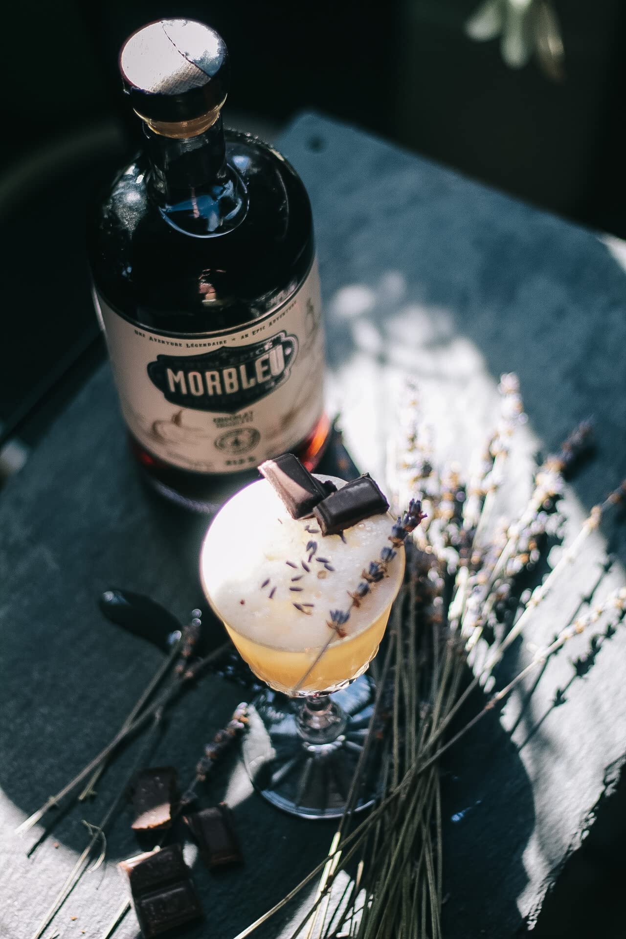 Rhum épicé Morbleu noir au chocolat du Canada - Distillerie Mariana - Aux 5 épices - 40,3% - Les Trésors d'érable