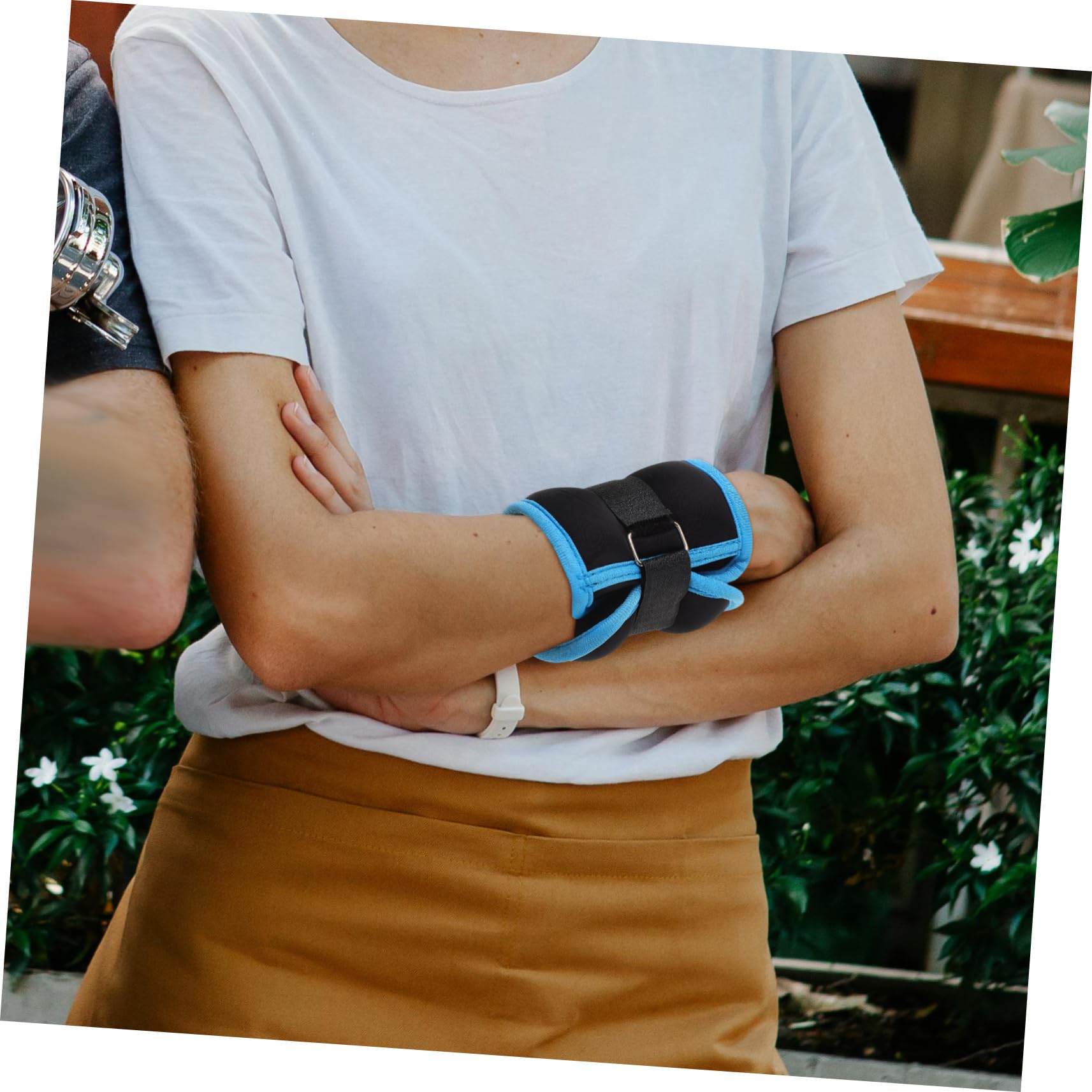 KOMBIUDA Cavigliere Pesate Regolabili 2 Pezzi, Pesi Portatili da 0,5kg in Neoprene e Ferro, per Allenamento Core e Jogging, Pesetti Polsi