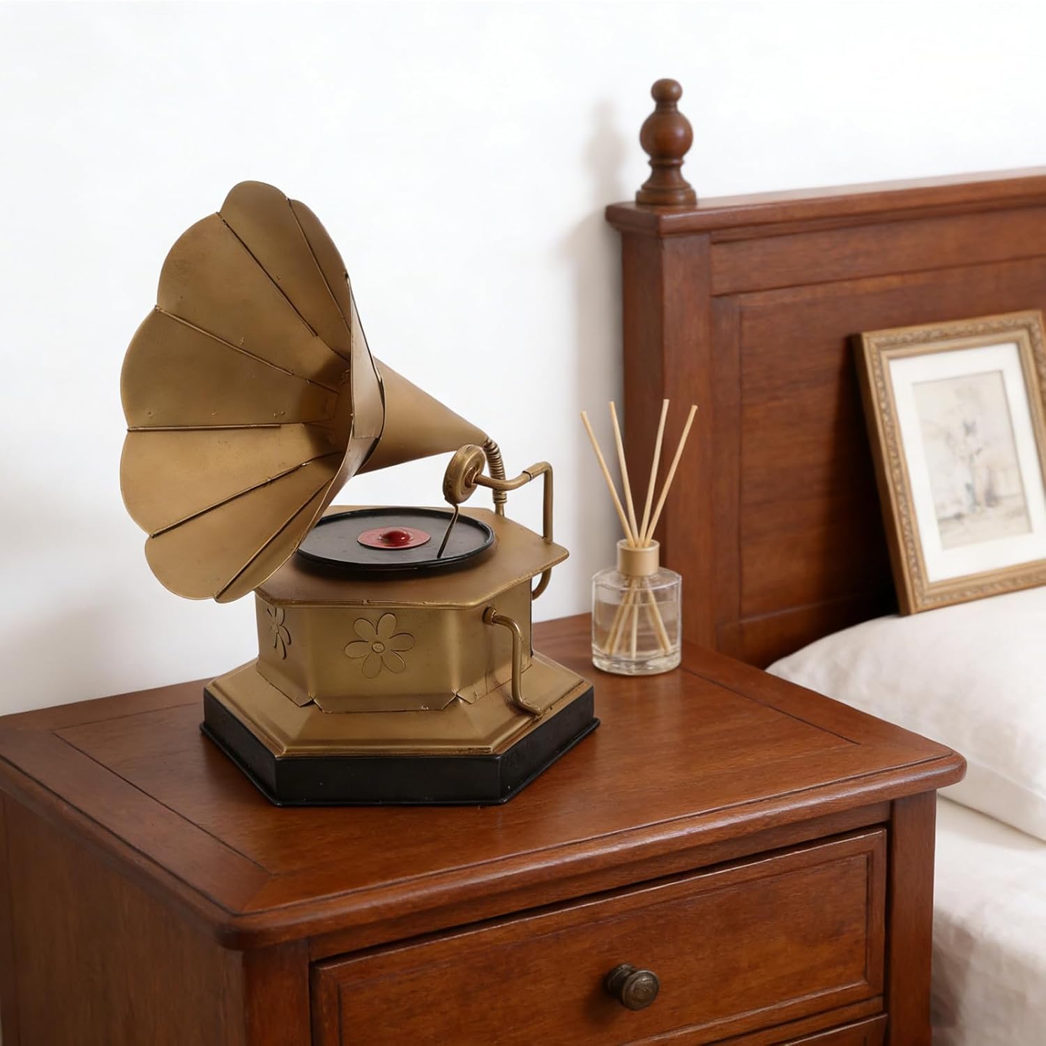 Retro Phonograph Music Box Model - Faux Gramophone Vintage Desktop Ornament for Home Office Decor Musical Friends Family