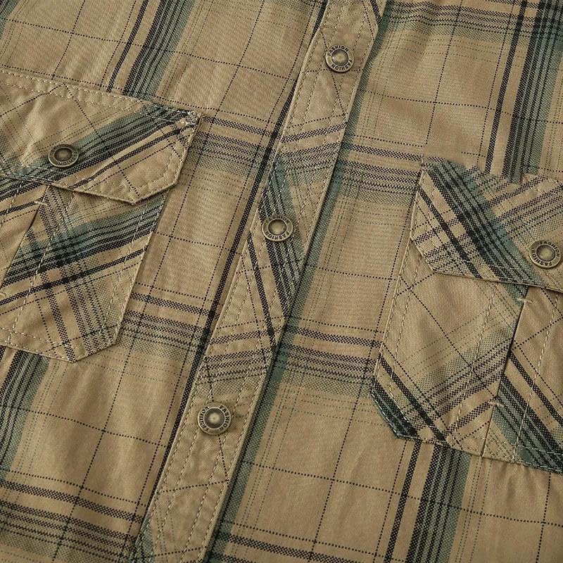 Men's Plaid Work Shirt: A Multi-Pocket, Utility Cotton Top for Outdoor Use4