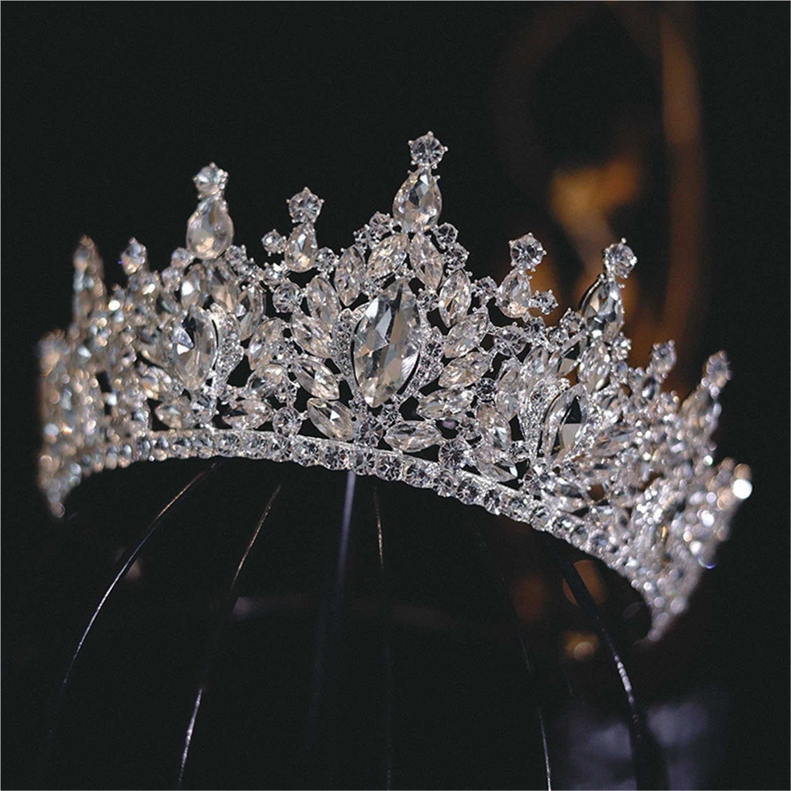 Corona di diademi nuziali geometrici con strass