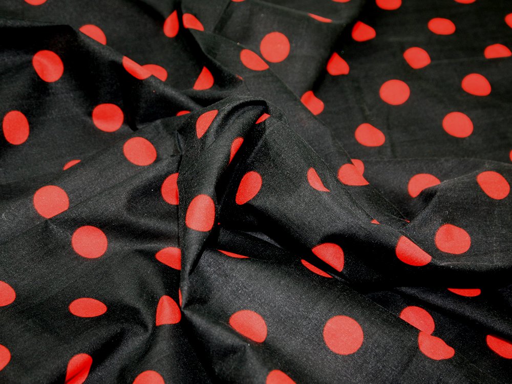 Fat Quarter of Red Big Spots On Black Polycotton Poplin Fabric Polka Dot 2cm Spots Japanese Qkt 4000 Poly Cotton Material Colour Color Dressmaking Shirts Clothes Crafts Black with Red Spots