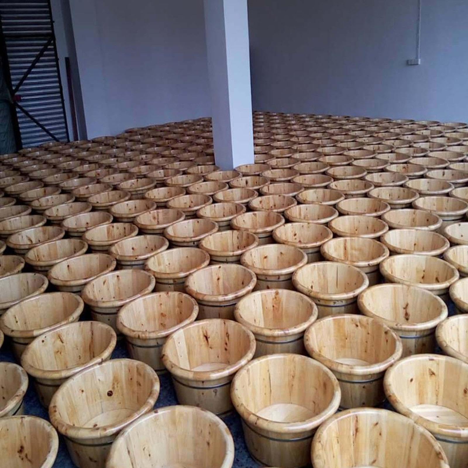 El lavabo para pies de Para madera, de gran capacidad, ofrece beneficios para la salud, cuidado personal y mimos, la bañera para pies también se