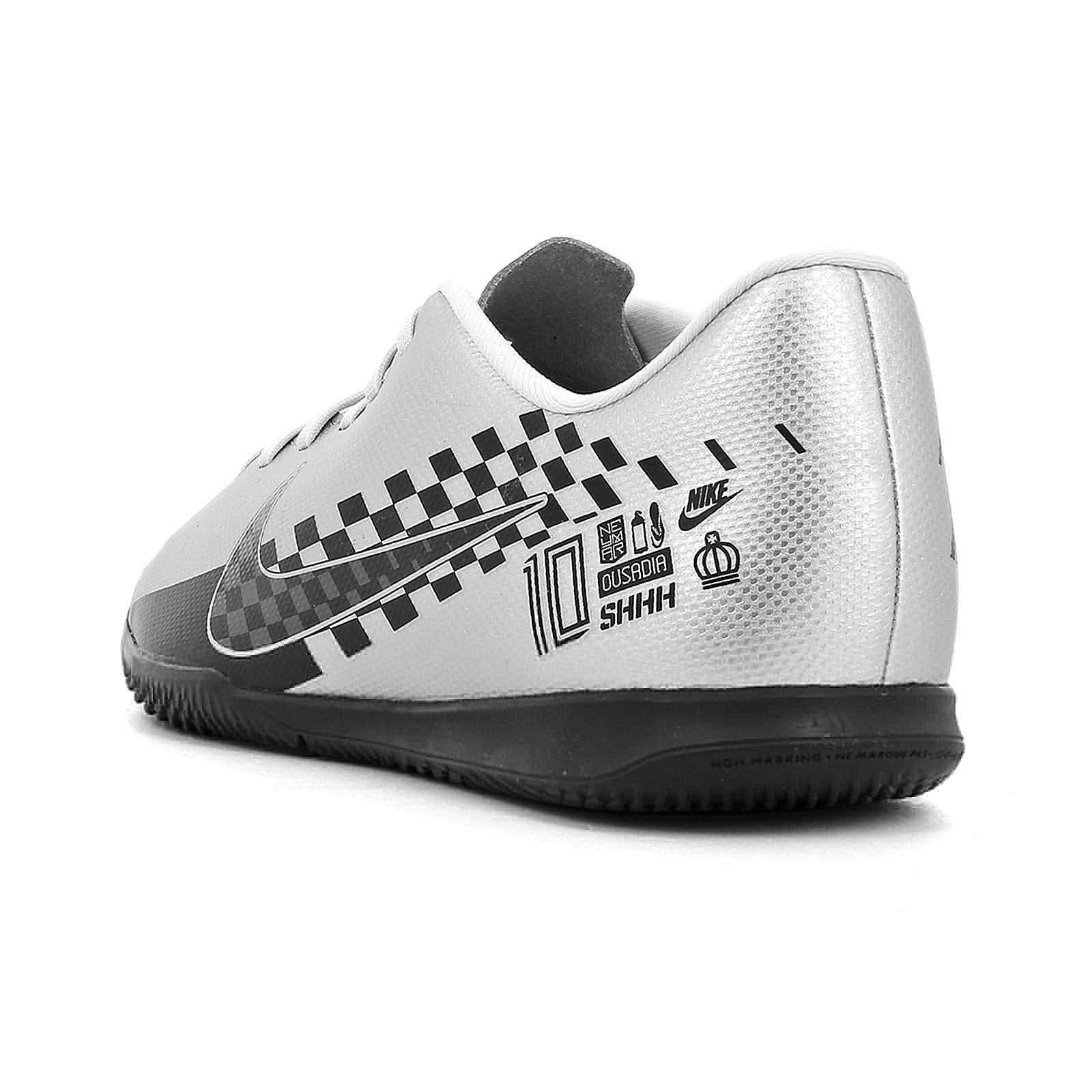 Nike Vapor 13 Club NJR IC, Scarpe da Calcio Unisex-Adulto