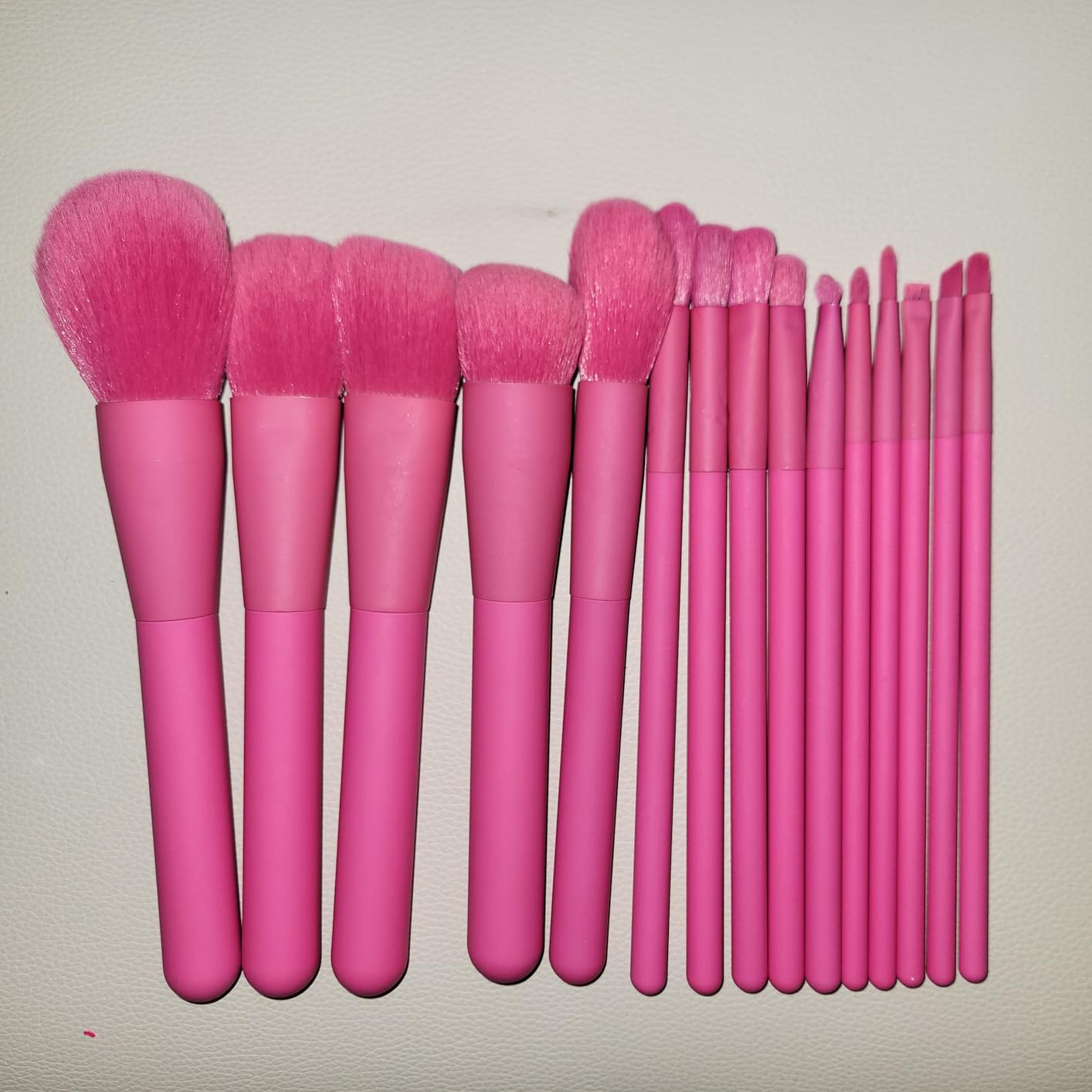 TEXAMO Makeup Brush Set, 15 Piece Quality Makeup Brushes, Premium Synthetic Make Up Brushes for Foundation Powder Blush Highlighter Concealer Makeup Brush Kit for Travel, Hot Pink