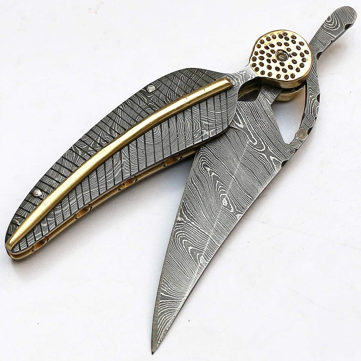 coltello pieghevole con lame di damasco