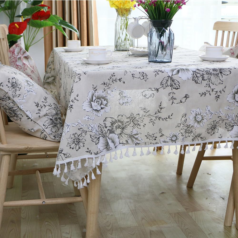 Nappe à fleurs champêtres sur votre table à manger pour repas en famille
