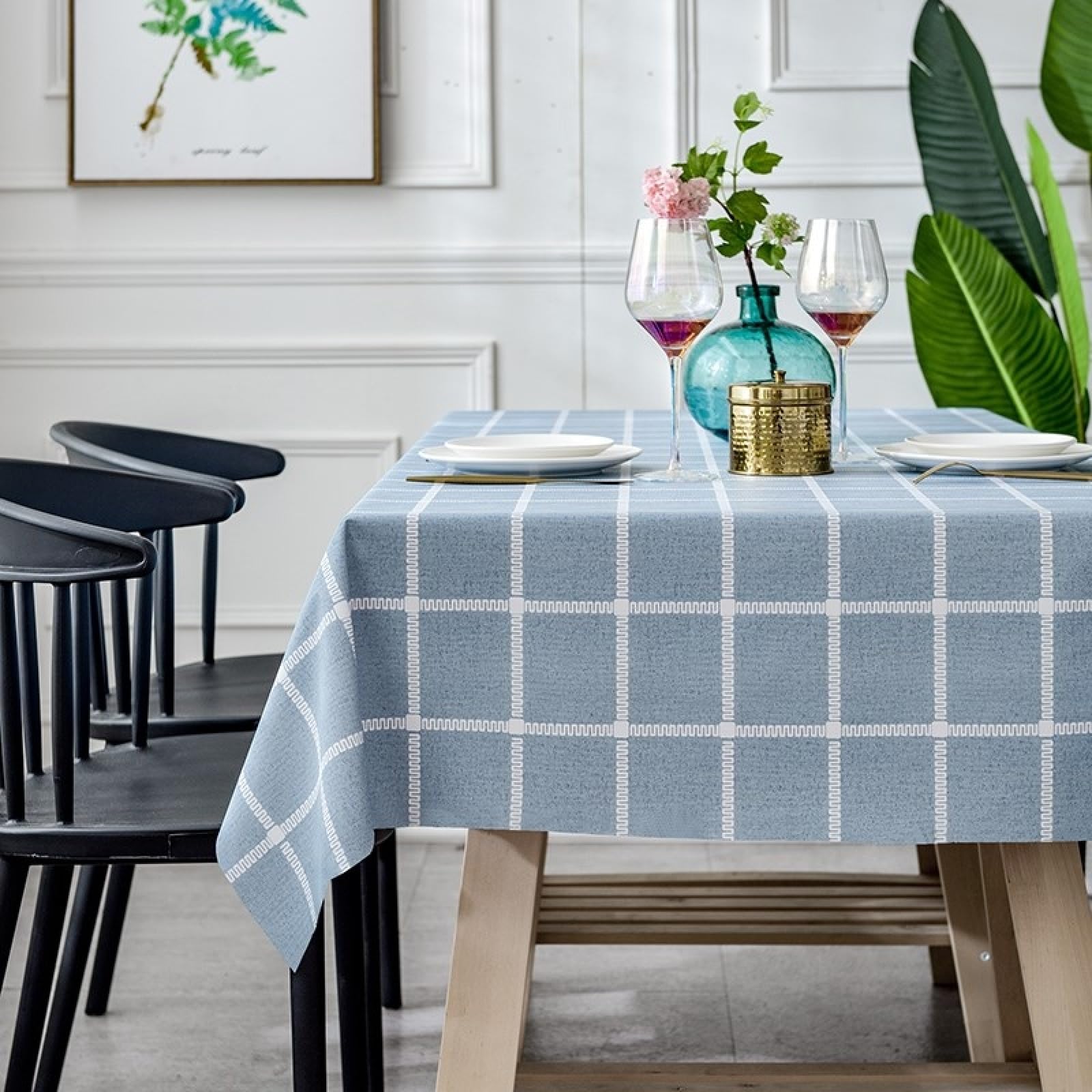 Toile cirée antitache bleu profond pour repas de famille sans stress