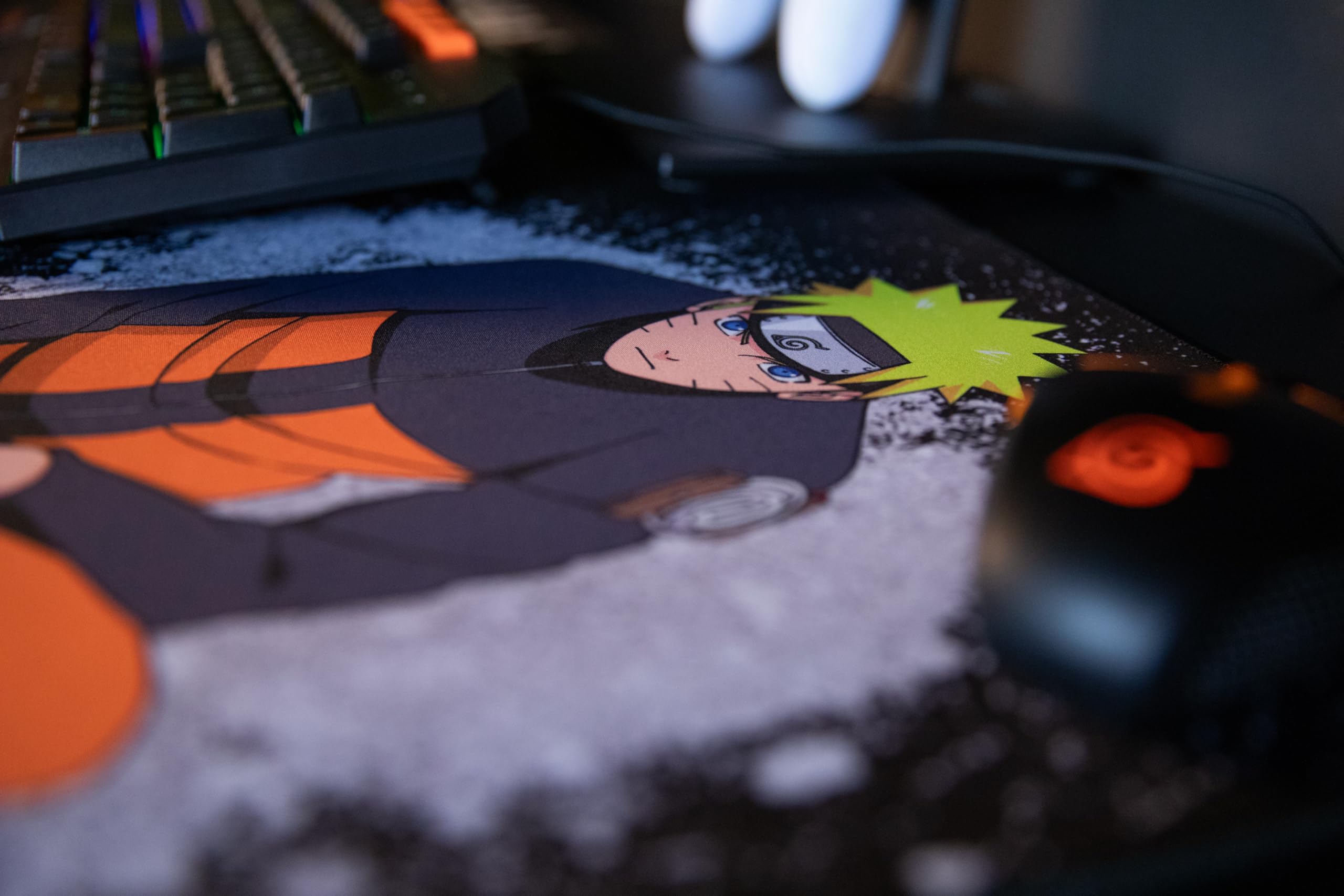 Konix Naruto Shippuden XXL Gaming-Mauspad 90 x 46 cm - rutschfeste Gummibasis - Naruto-Motiv - Schwarz