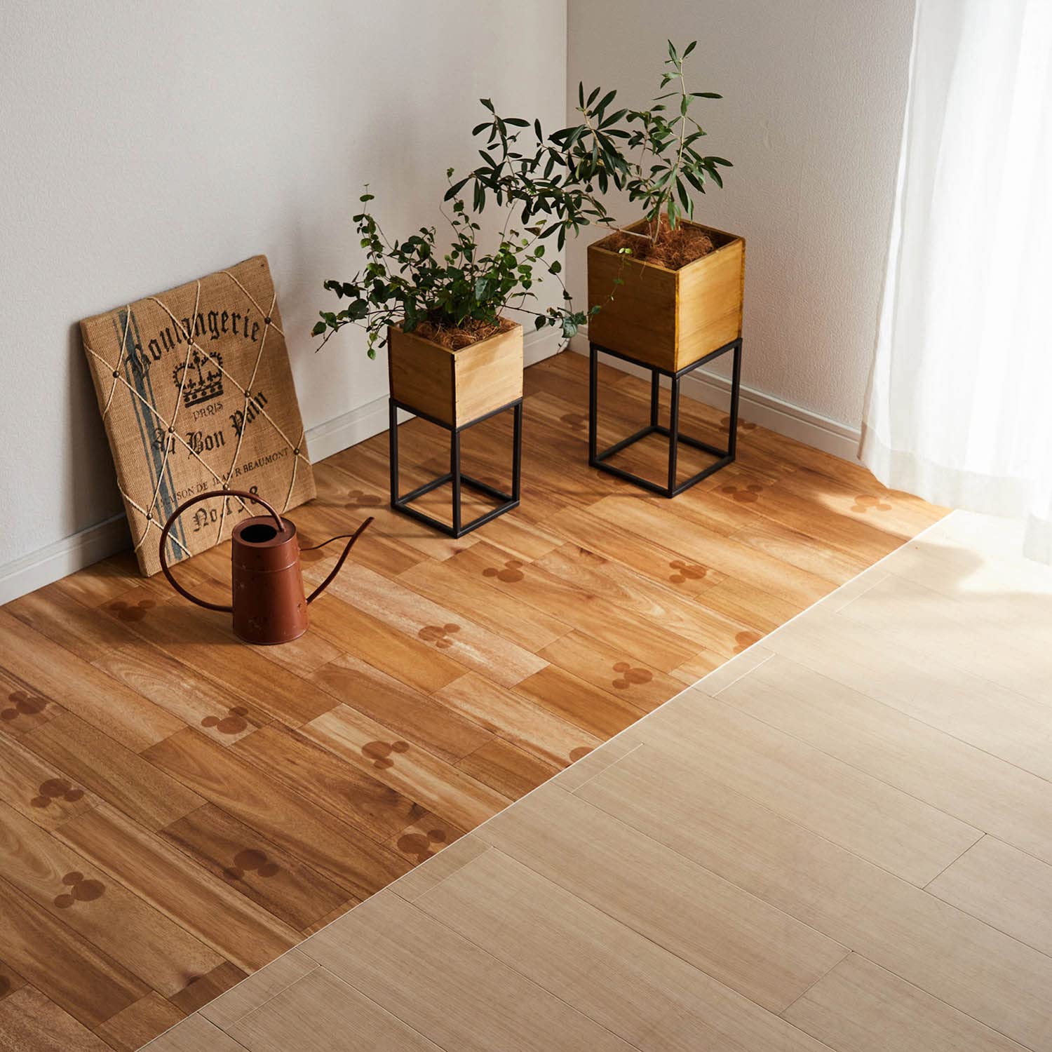 ミッキー柄 ダイニングマット 182cm×180cm ミッキー柄 ダイニングマット 182cm×180cm ミッキー柄 ダイニング