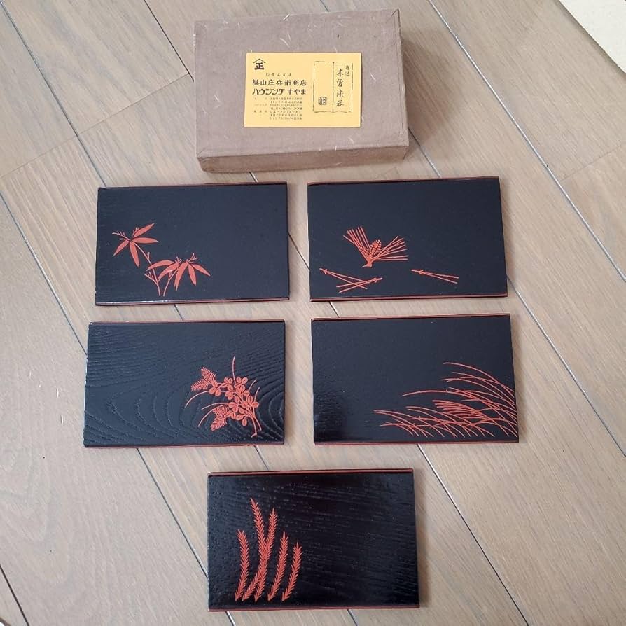 赤い漆器風の和菓子用陳列トレー７枚セット 赤い漆器風の和菓子用陳列トレー7枚セット 丸盆 木製 トレー トレイ