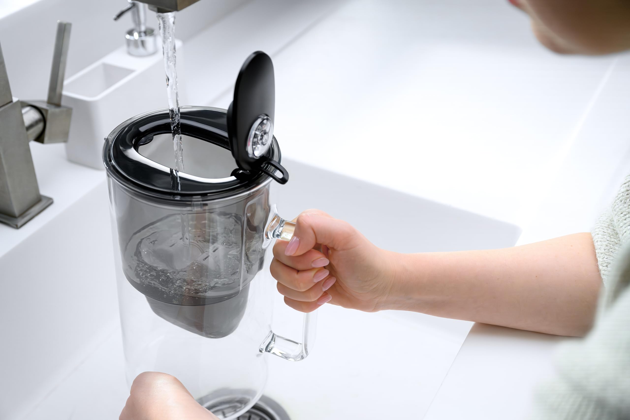 AQUAPHOR Carafe Filtrante en Verre avec 1 filtre MAXFOR+ 200 L - Capacité 2,5 L - Noir