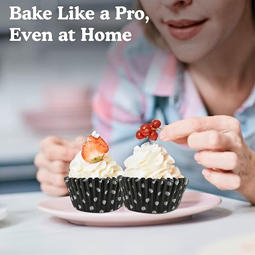 Vista 60 de Regency Wraps Vasos para hornear de grado profesional a prueba de grasa, paquete de 40 unidades, revestimientos estándar, lunares azul cobalto