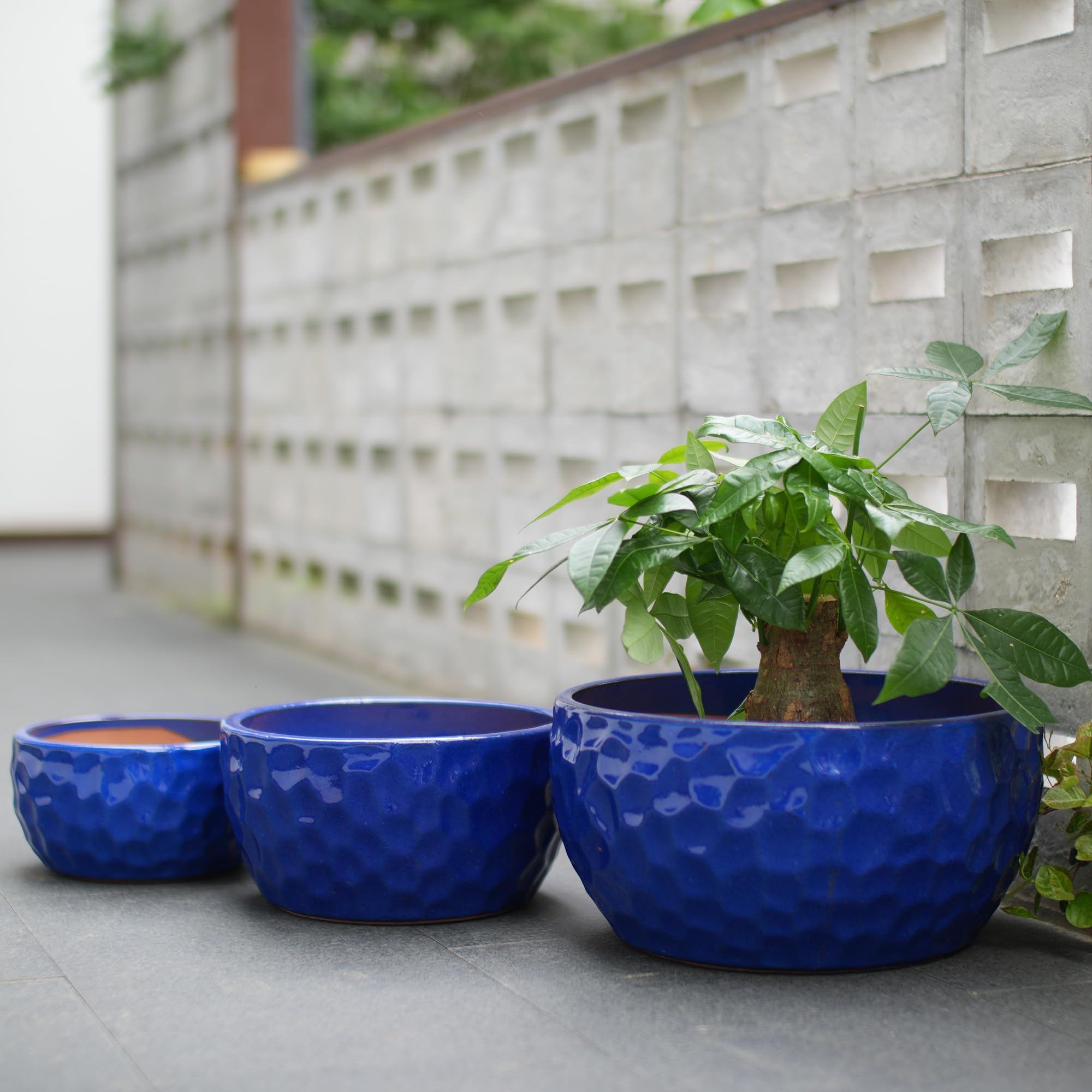 3-teiliges Keramik Pflanzentopf with Ablaufloch, 24.50/ 30,50/38 cm, Blau | Gehammerte Oberfläche, flacher Blumentopf