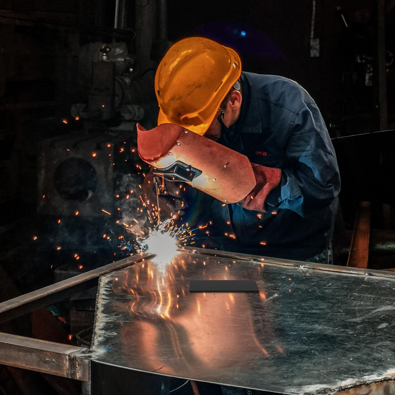 KOMBIUDA Lenti per Casco da Saldatura in Vetro Nero da 40 Pezzi - Lenti di Ricambio Antiriflesso Resistenti Agli Urti E Agli Schizzi - Dispositivi di Sicurezza Protettivi Industriali per Maschere da