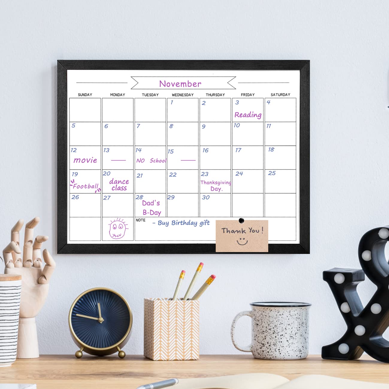 TORASO Pizarra blanca de borrado en seco y calendario mensual, pizarra blanca magnética para pared, pizarra colgante para oficina, escuela en casa, tablero de mensajes enmarcado negro de madera