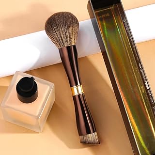 Un pincel de maquillaje ultrasuave y esponjos...