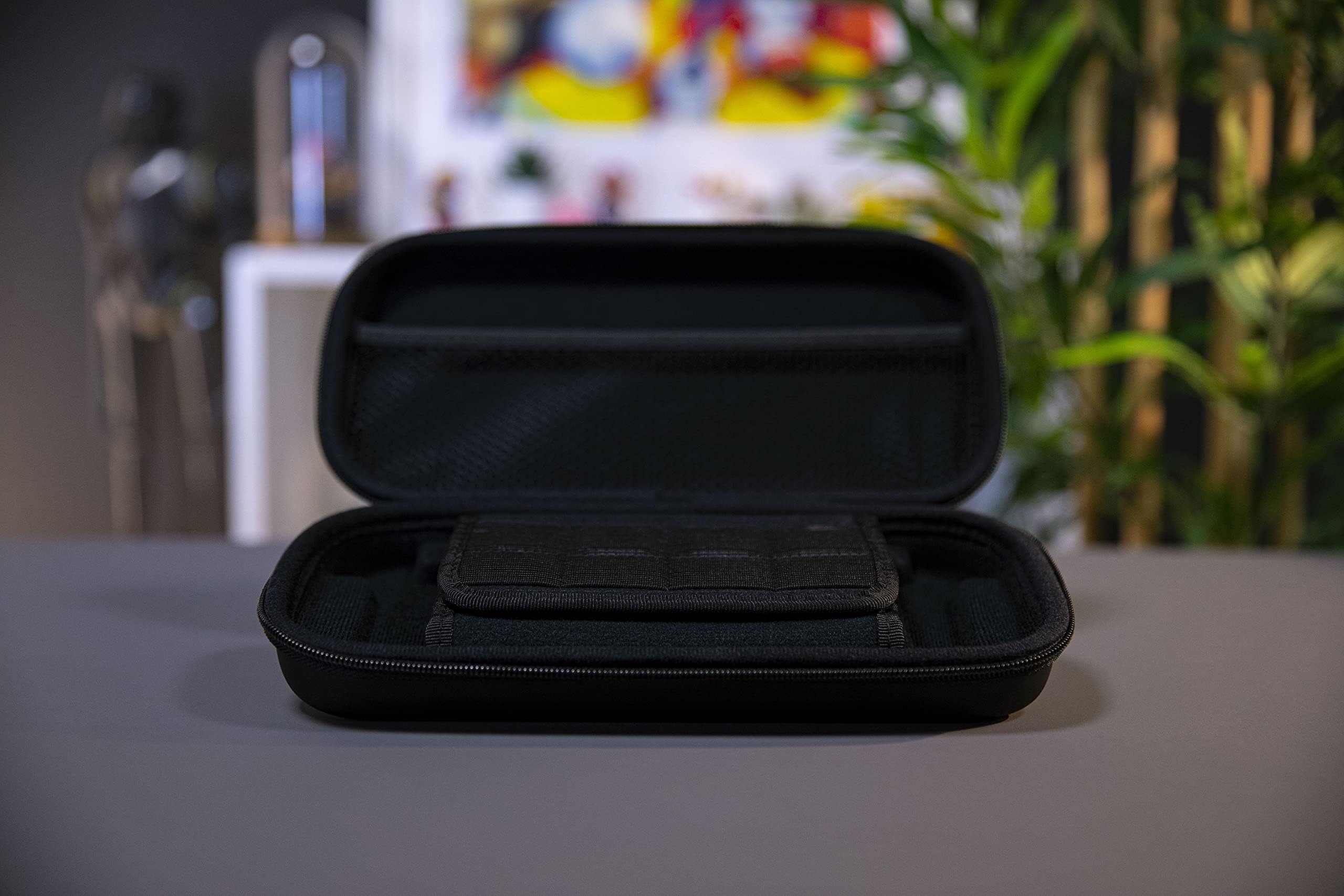 Konix My Hero Academia Funda de protección y Transporte para Nintendo Switch, Switch Lite y Switch OLED - 8 Juegos - Diseño My Hero Academia - Negro — view 75