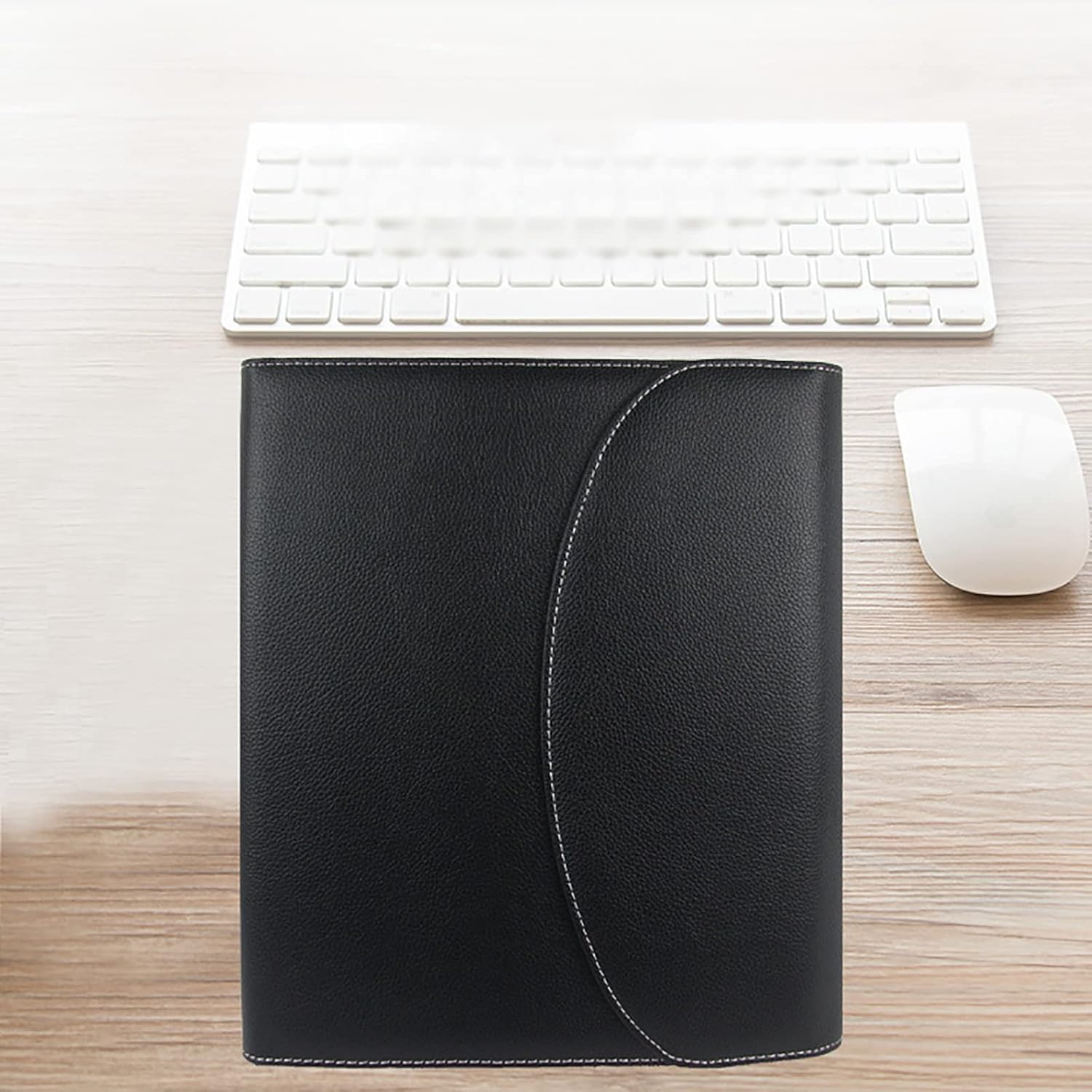 Porte-Documents A4 Multifonctionnel en Cuir avec Calculatrice, Idéal pour Les Professionnels Au Bureau.