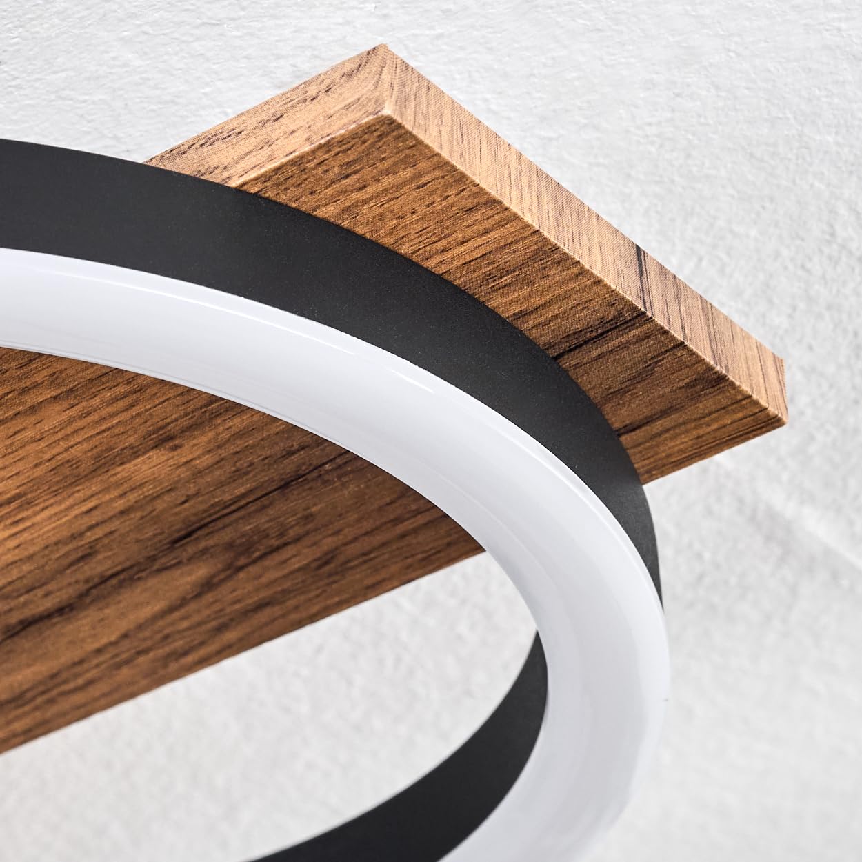 HOFSTEIN LED Deckenleuchte Cascada, Deckenlampe aus Metall/Holz/Kunststoff in Schwarz/Braun/Weiß, 18 Watt, 3000 Kelvin, Leuchte im modernen Design für Schlafzimmer, Esszimmer, Wohnzimmer, Küche, Flur