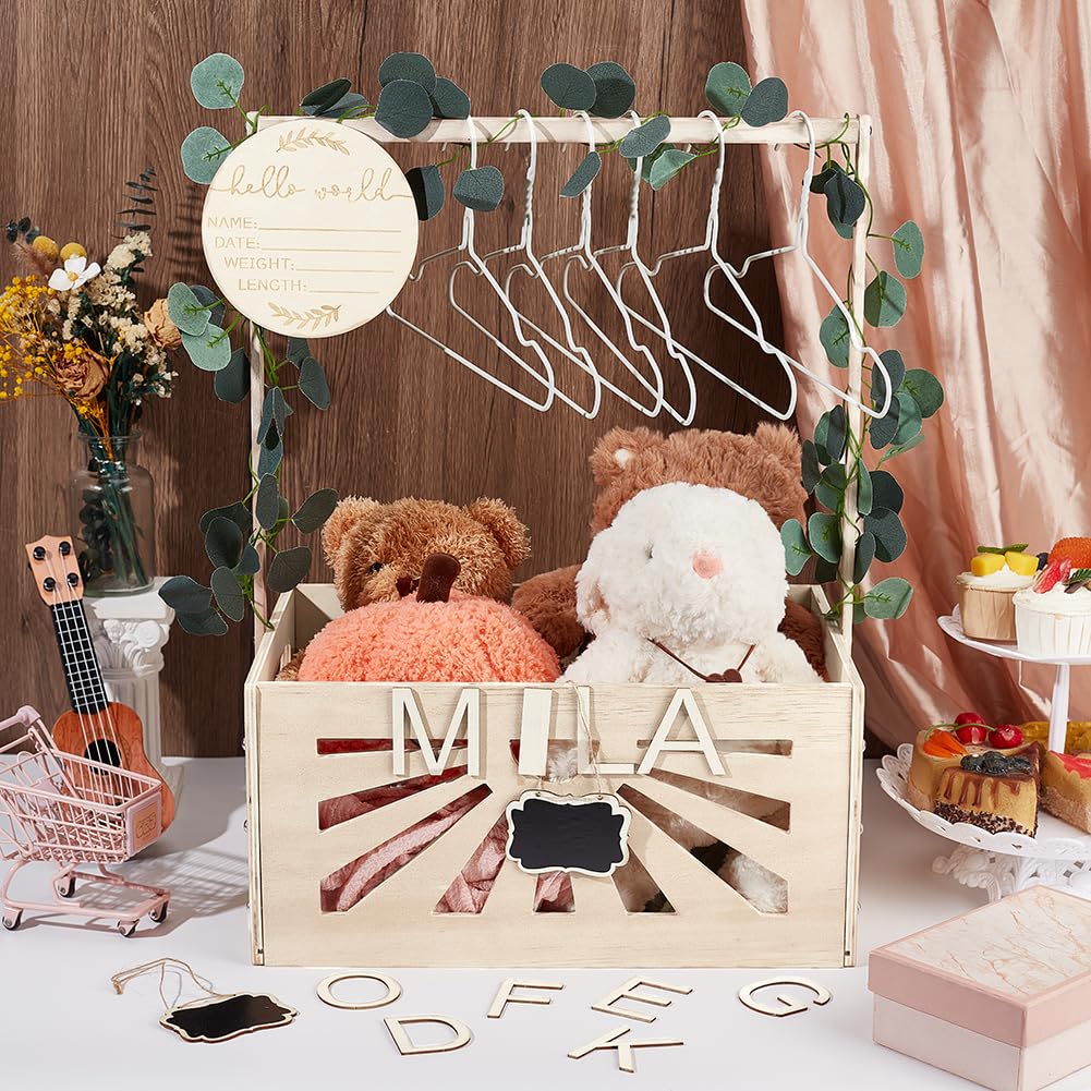 UNICRAFTALE Caisse De Douche Bébé en Bois Placard Rangement Bébé avec 8 Pièces Cintre Caisse Panier Corbeille Fête De Bienvenue Cadeaux Bébés Cadeaux Grossesse pour Parents 41x28x74cm