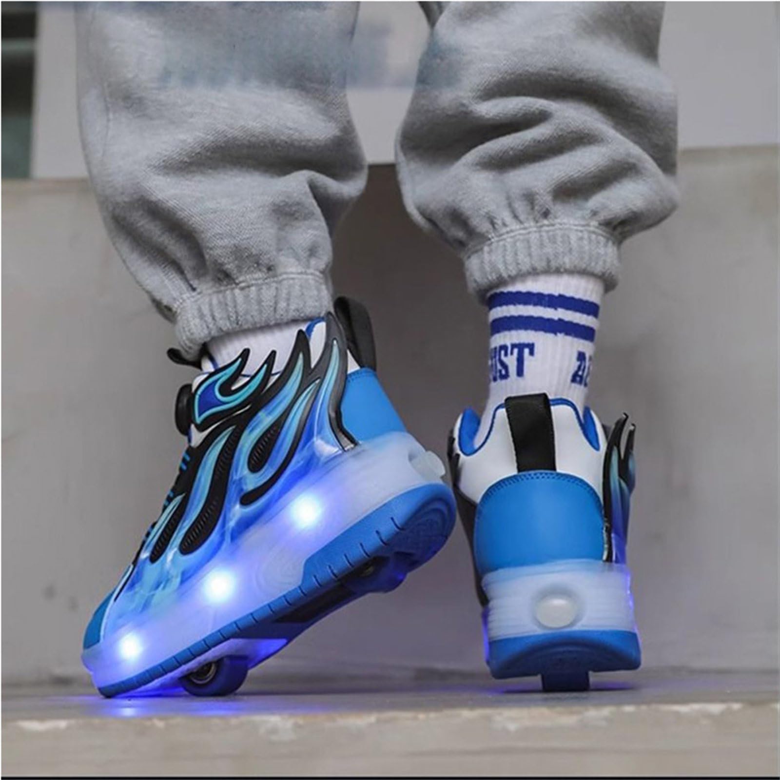 Mateju Kinder Schuhe mit Rollen für Mädchen Jungen, LED Blinkend Rollschuhe Schuhe mit 2 Rollen, 2 in 1 Versenkbarer Roller Turnschuhe Skateboardschuhe 30-41 EU