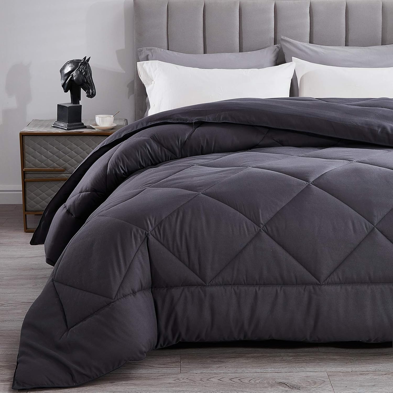 Wamsound All-Season Twin Down Alternative Quilted Comforter,Comfortable Sleep Quilt Bedding,Reversible Duvet Insert with Corner Tabs,Winter Warmth Breathable,Super Soft,Machine Washable(68" x 86")