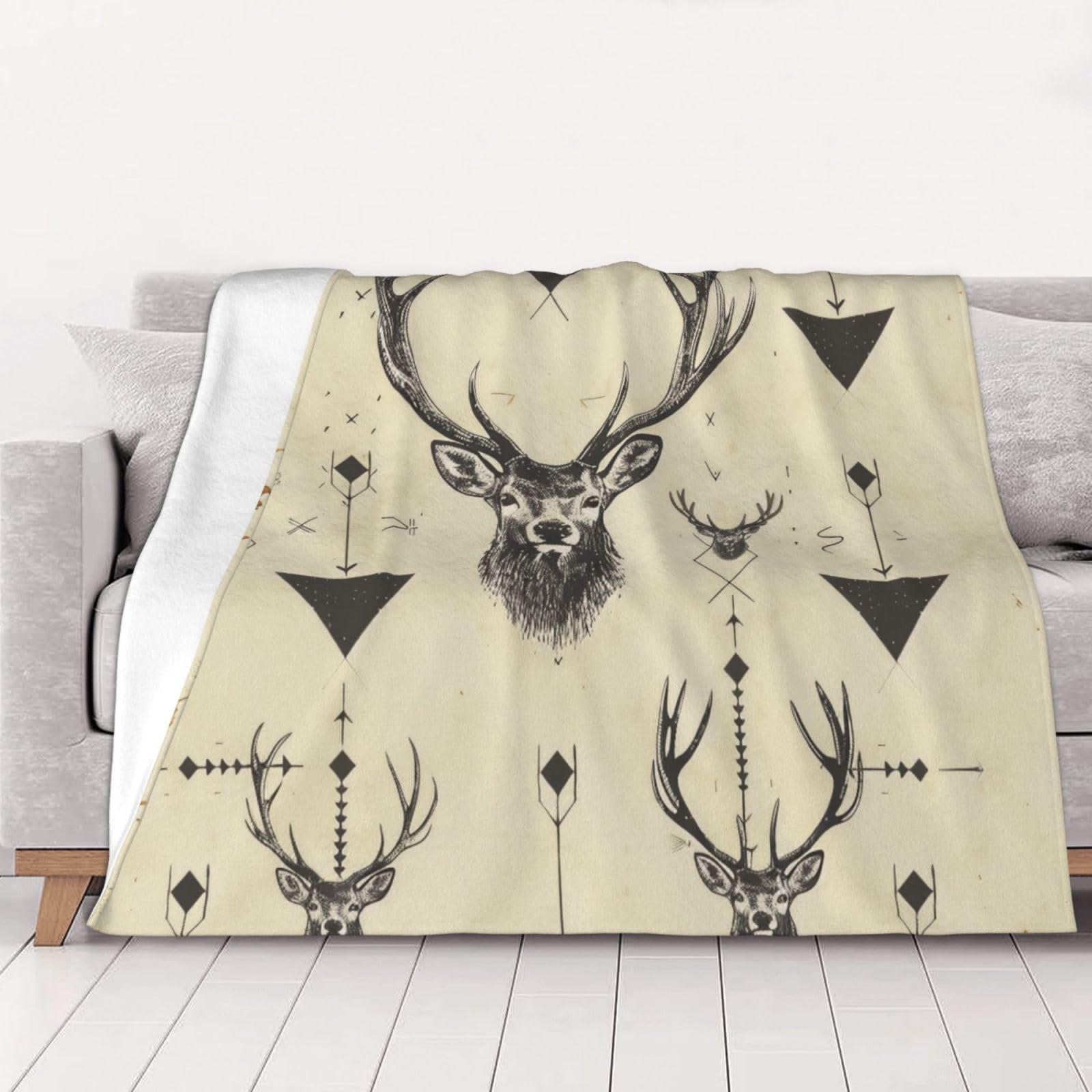 AUBKFELD Hunting Arrows Triangles Deer Printed Flannel Blanket 102x76 CM, Soft & Warm Throw Blanket for Sofa/Couch/Bed/Car, Gifts for Audlts Women Men