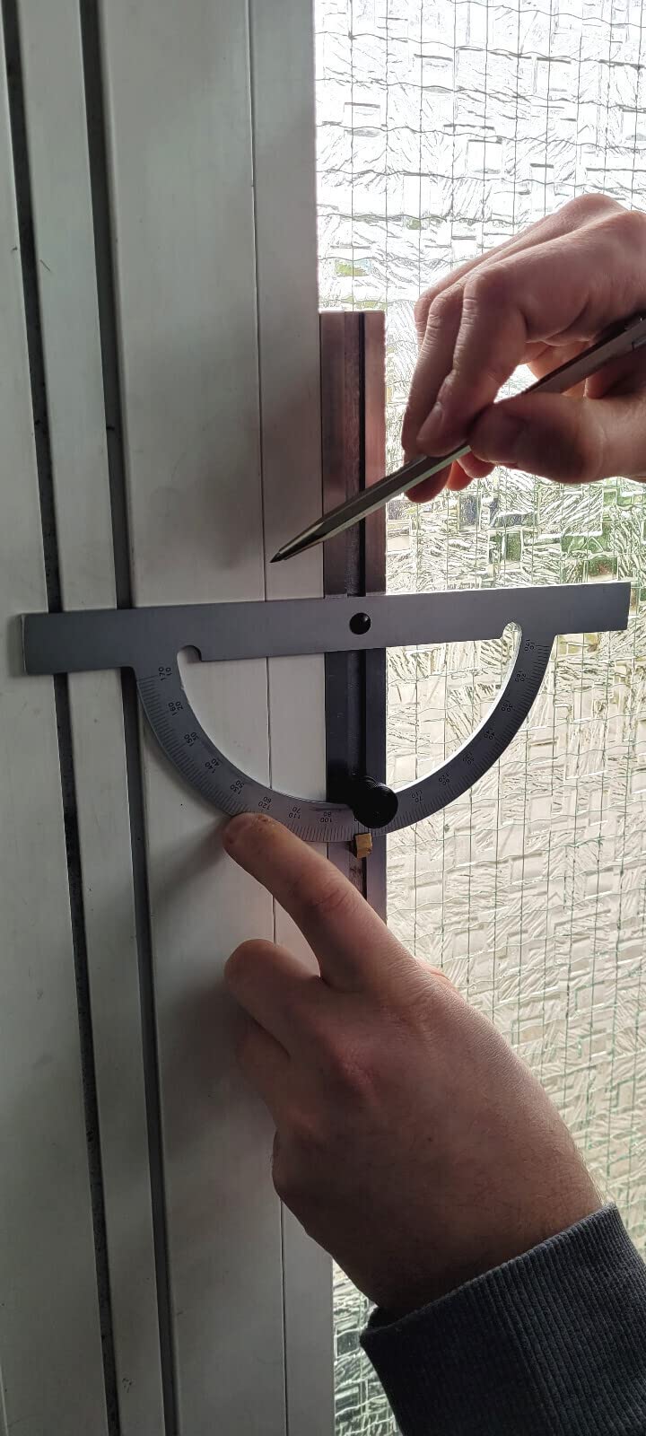 WRS Präz.-Winkelmesser mit verstellbarer Schiene, 10-170°, rostgeschützt, mattverchromt, mit Metall-Feststellschraube, im Etui, Größe: 100 x 150 mm