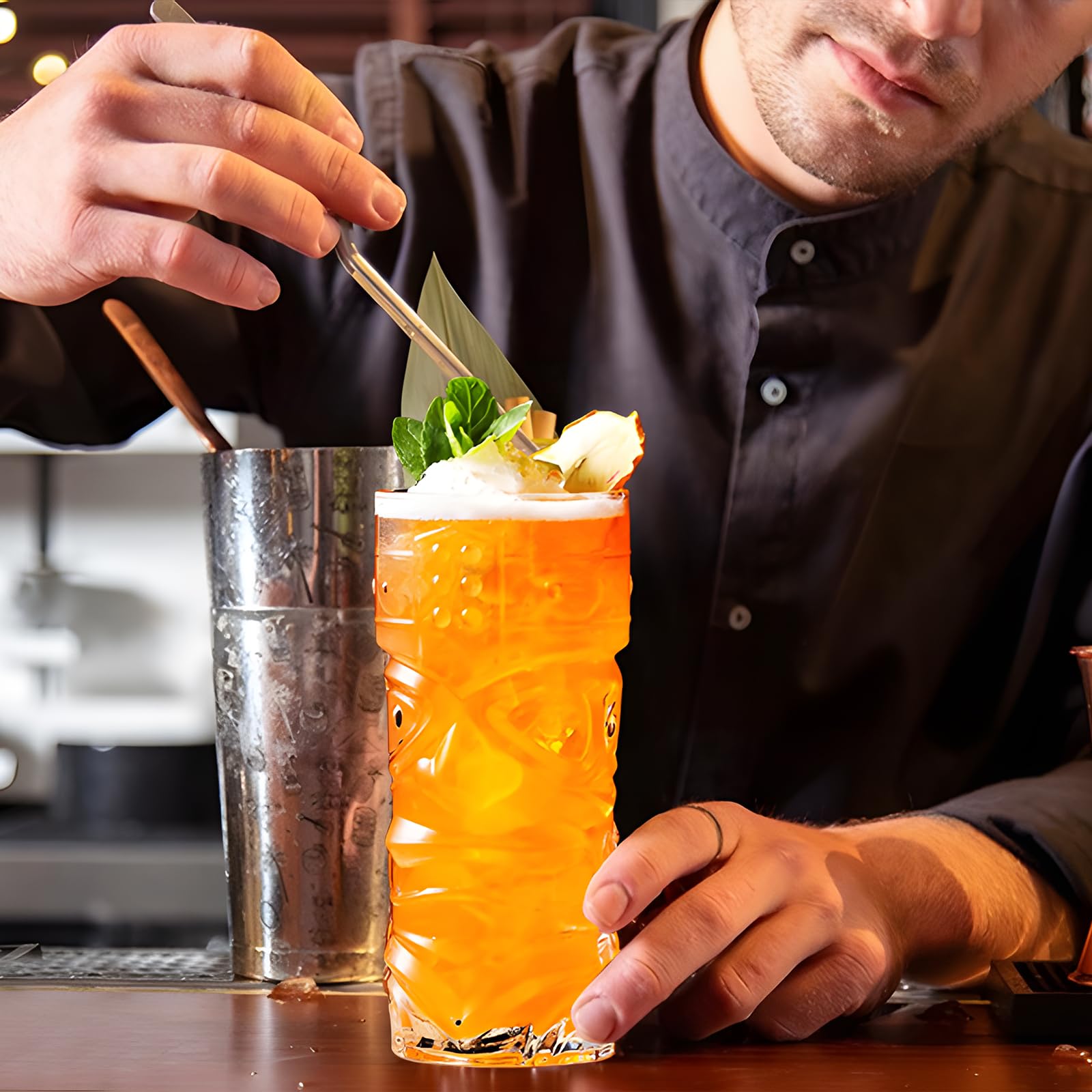 Okllen Paquete de 8 vasos Tiki de plástico, tazas de cóctel Tiki transparentes de 16 onzas, vasos elegantes y trapicales para beber para bar moderno, fiesta hawaiana, suministros de fiesta Luau